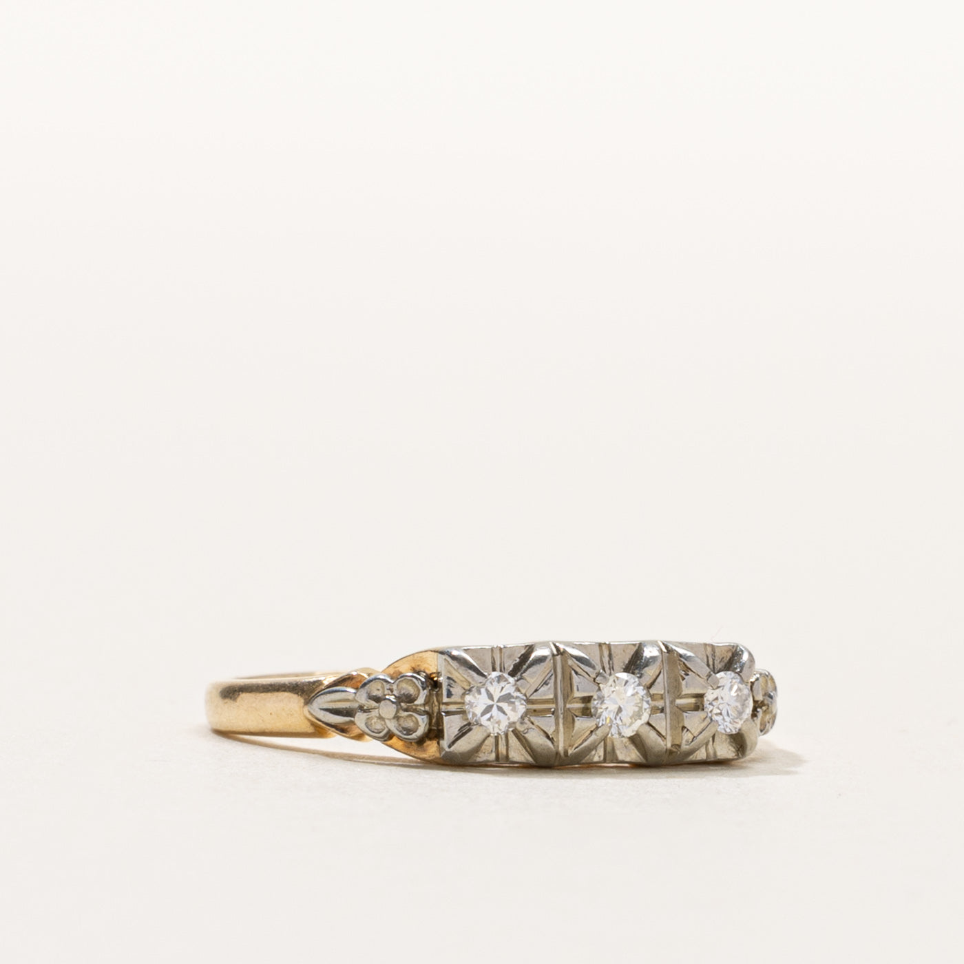 14k Illusion Set Three Stone Diamond Engraved Ring | SZ 6.75