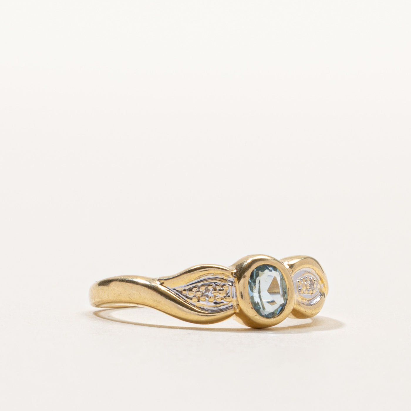 18k Bezel Set Aquamarine & Diamond Ring | SZ 6.75