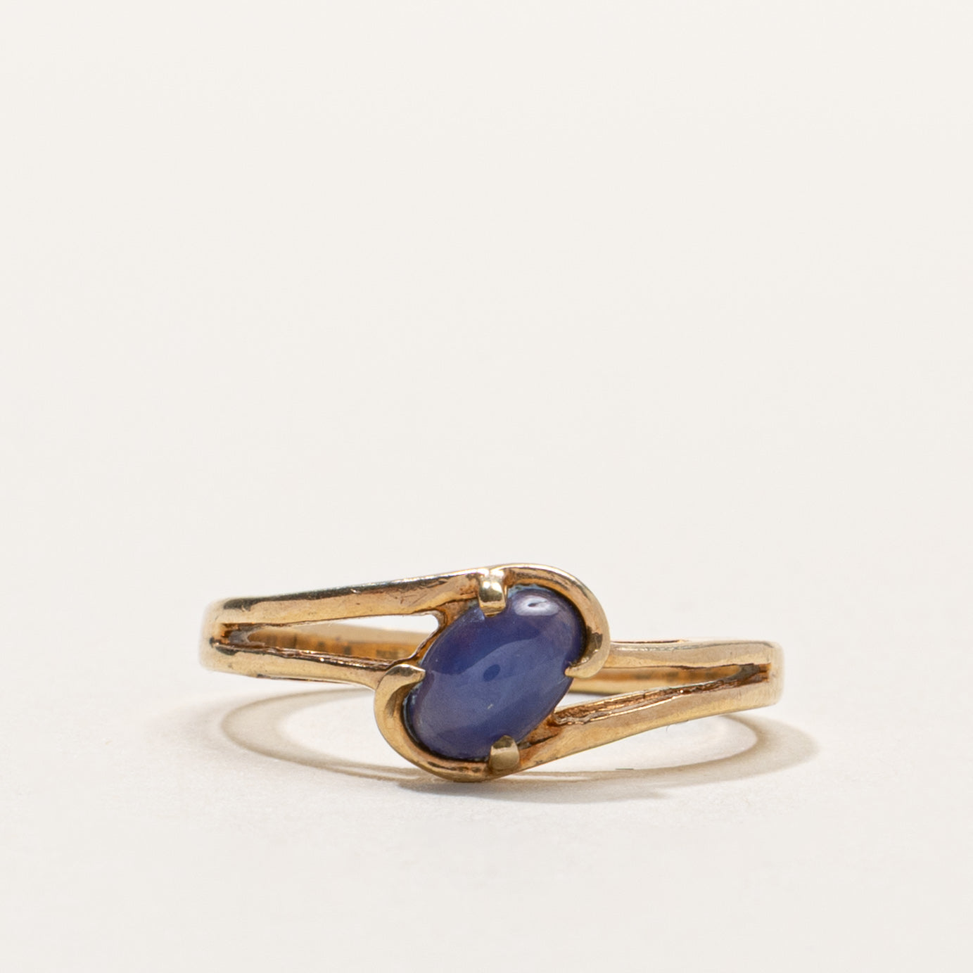 9k Diagonal Synthetic Sapphire Ring | SZ 4.75