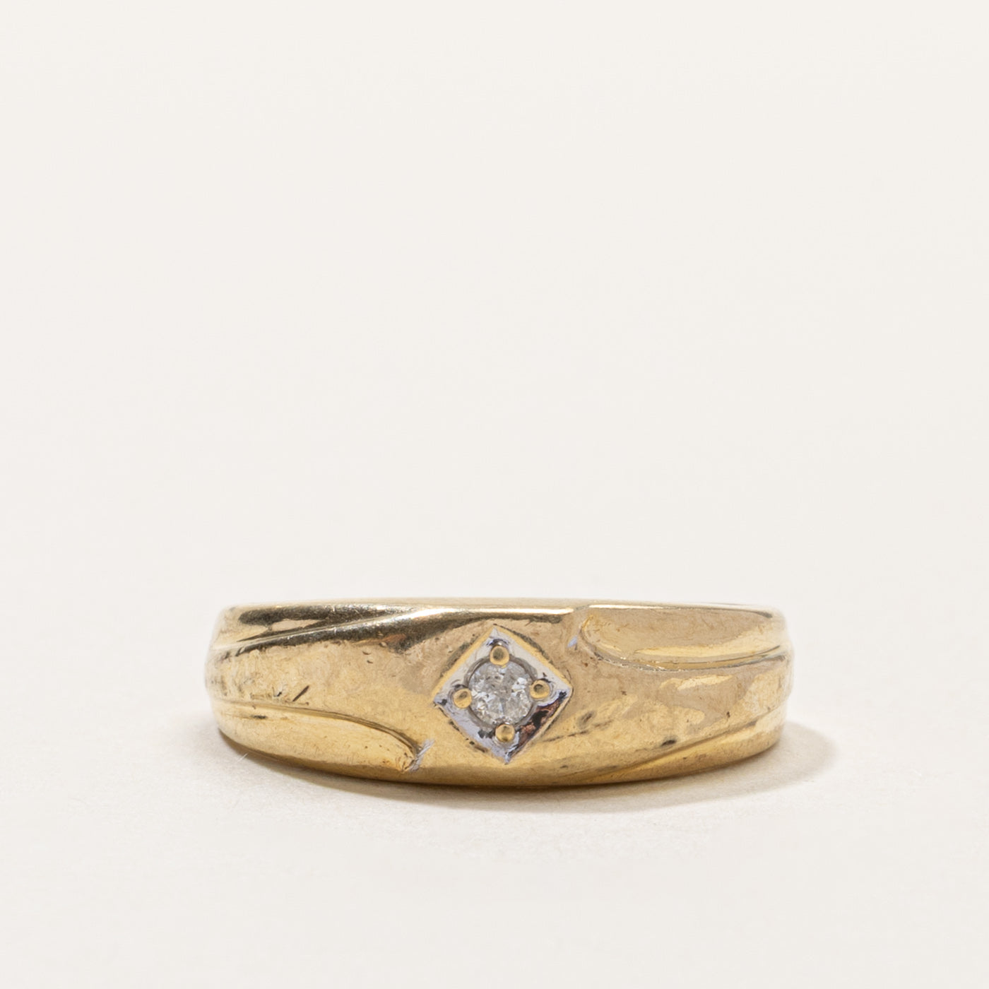 10k Illusion Set Diamond Textured Band | SZ 6.75