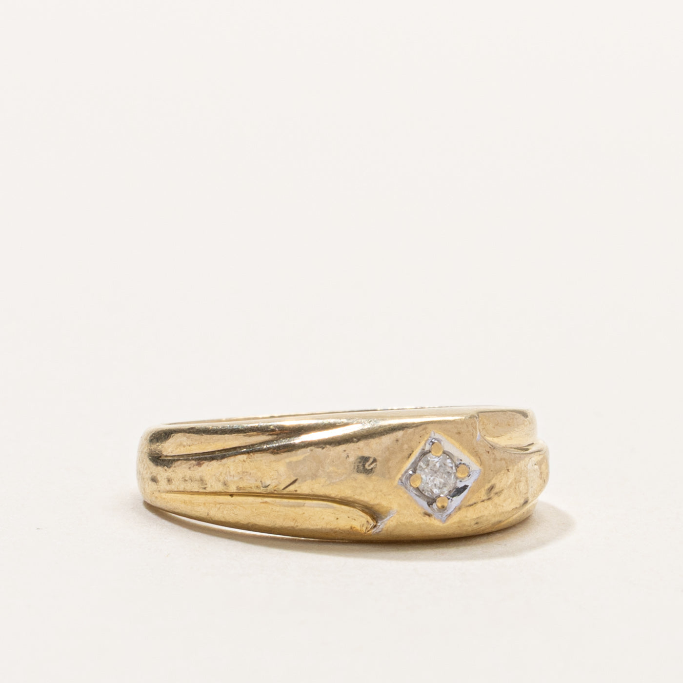 10k Illusion Set Diamond Textured Band | SZ 6.75