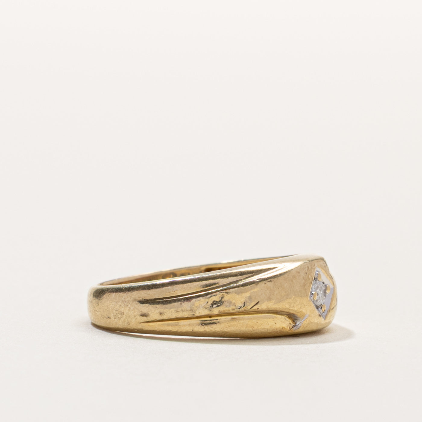 10k Illusion Set Diamond Textured Band | SZ 6.75