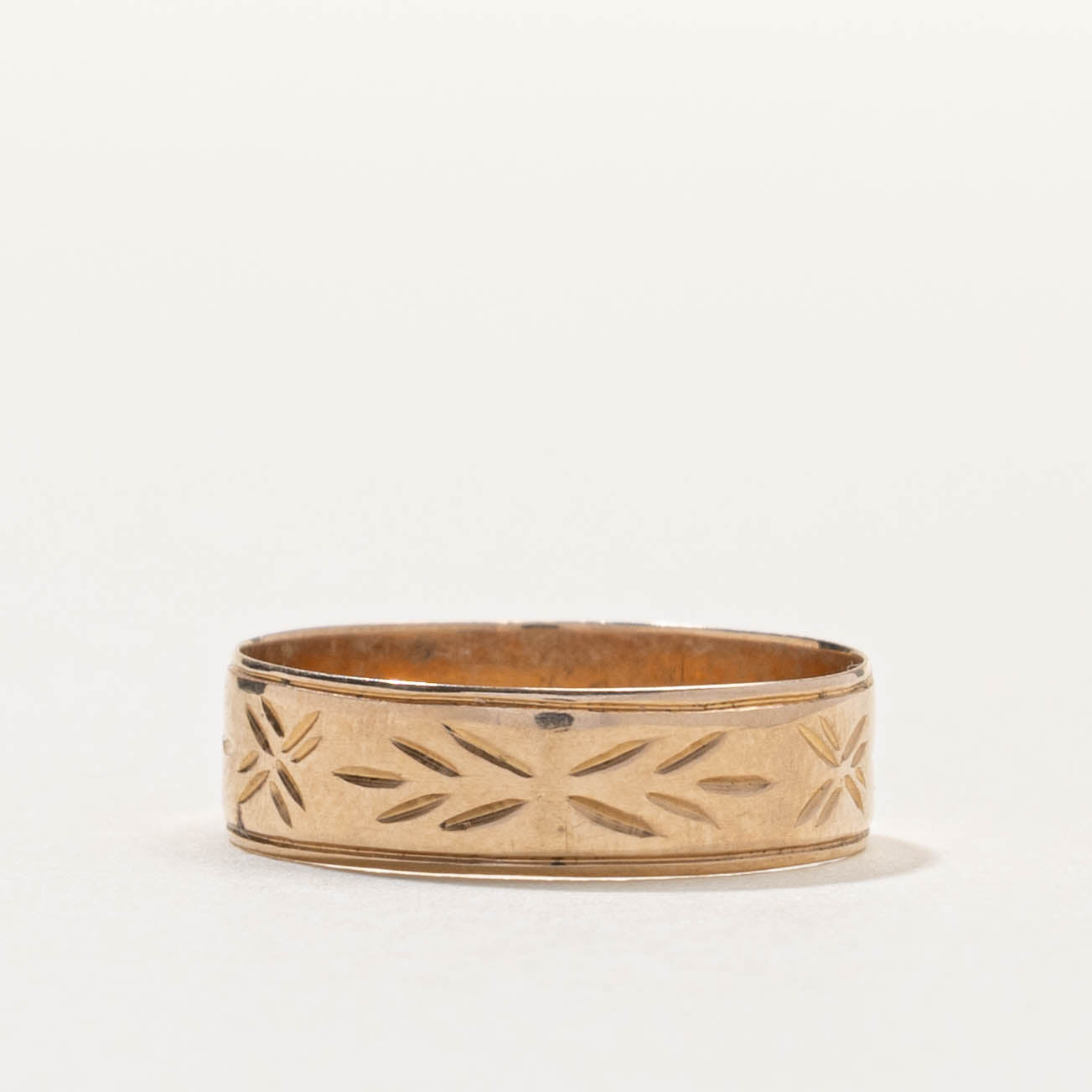9k Yellow Gold Engraved Band | 5.05mm | SZ 5.75