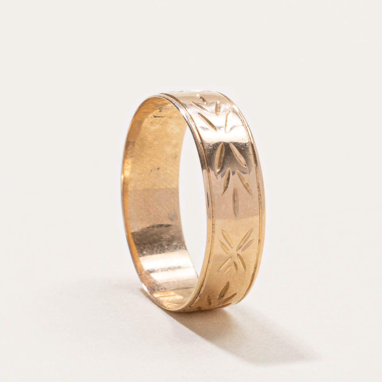 9k Yellow Gold Engraved Band | 5.05mm | SZ 5.75