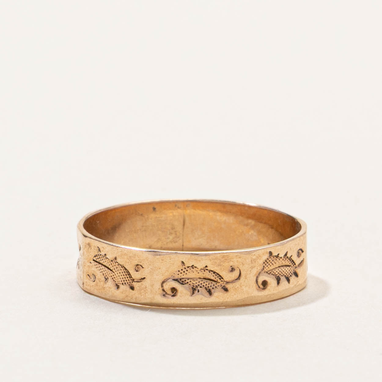 Antique Leaf Engraved Band | 4.20mm | SZ 5