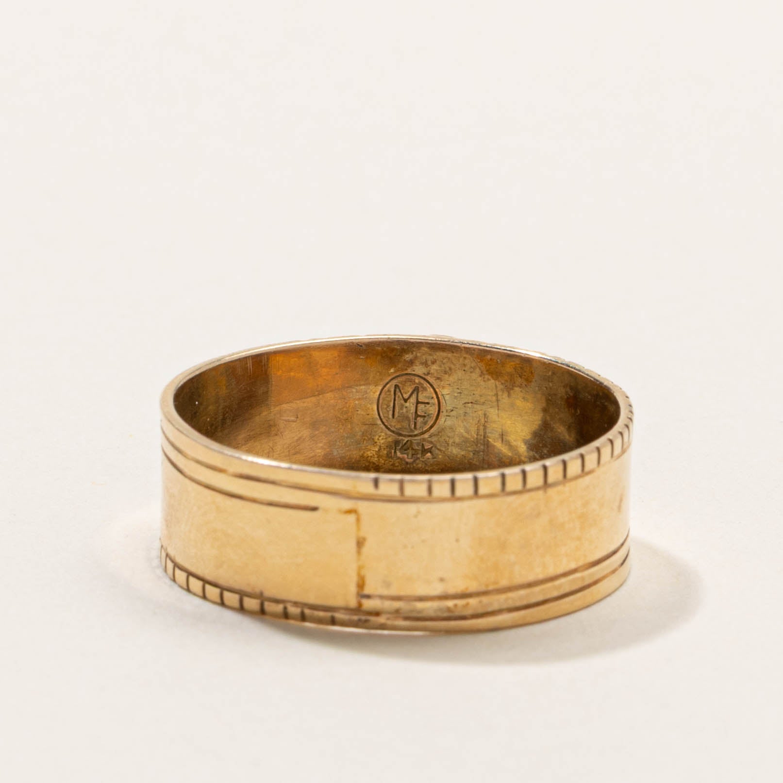 14k Bezel Set Pearl Band | 7.65mm | SZ 10