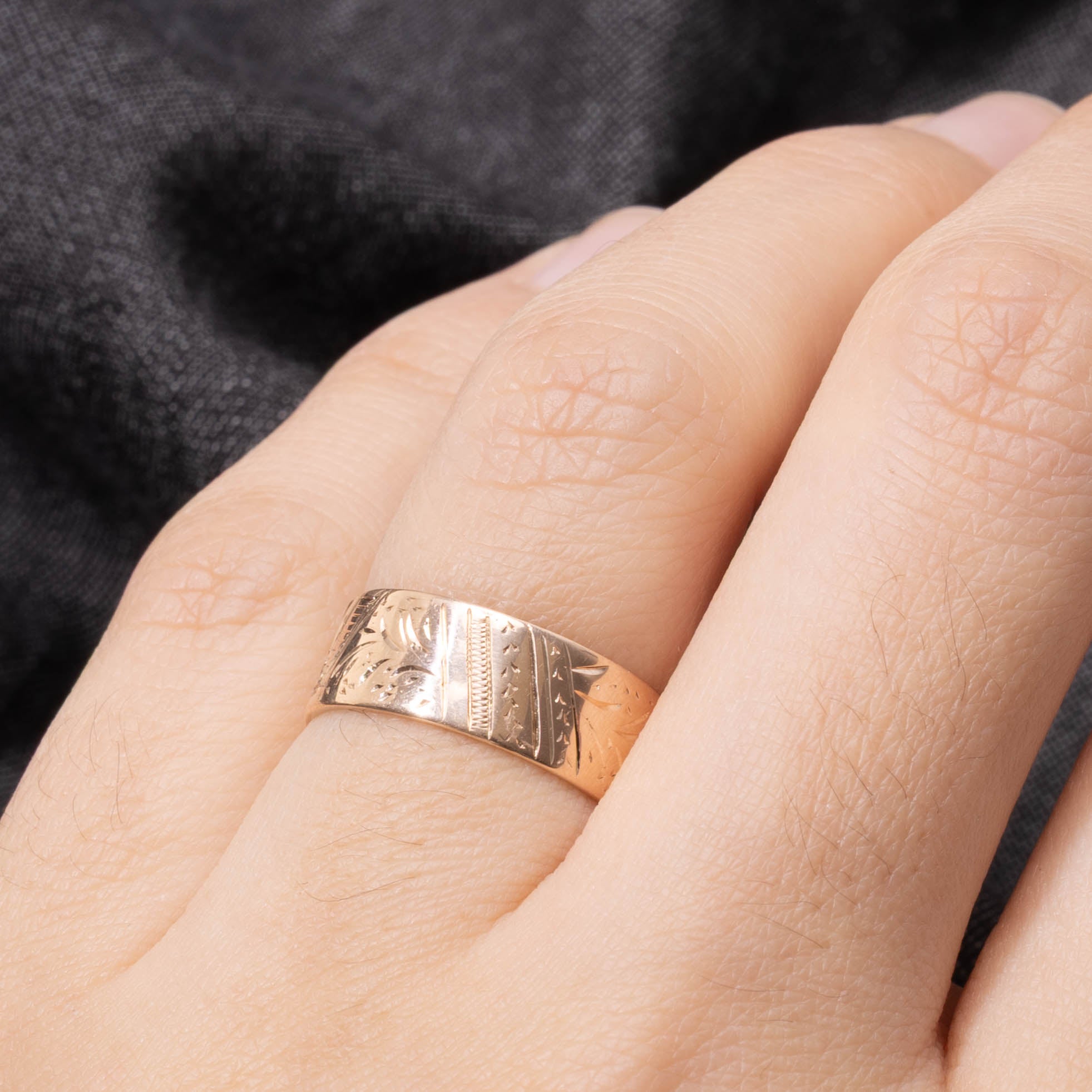 10k Solar Engraved Band | 6.55mm | SZ 5.75