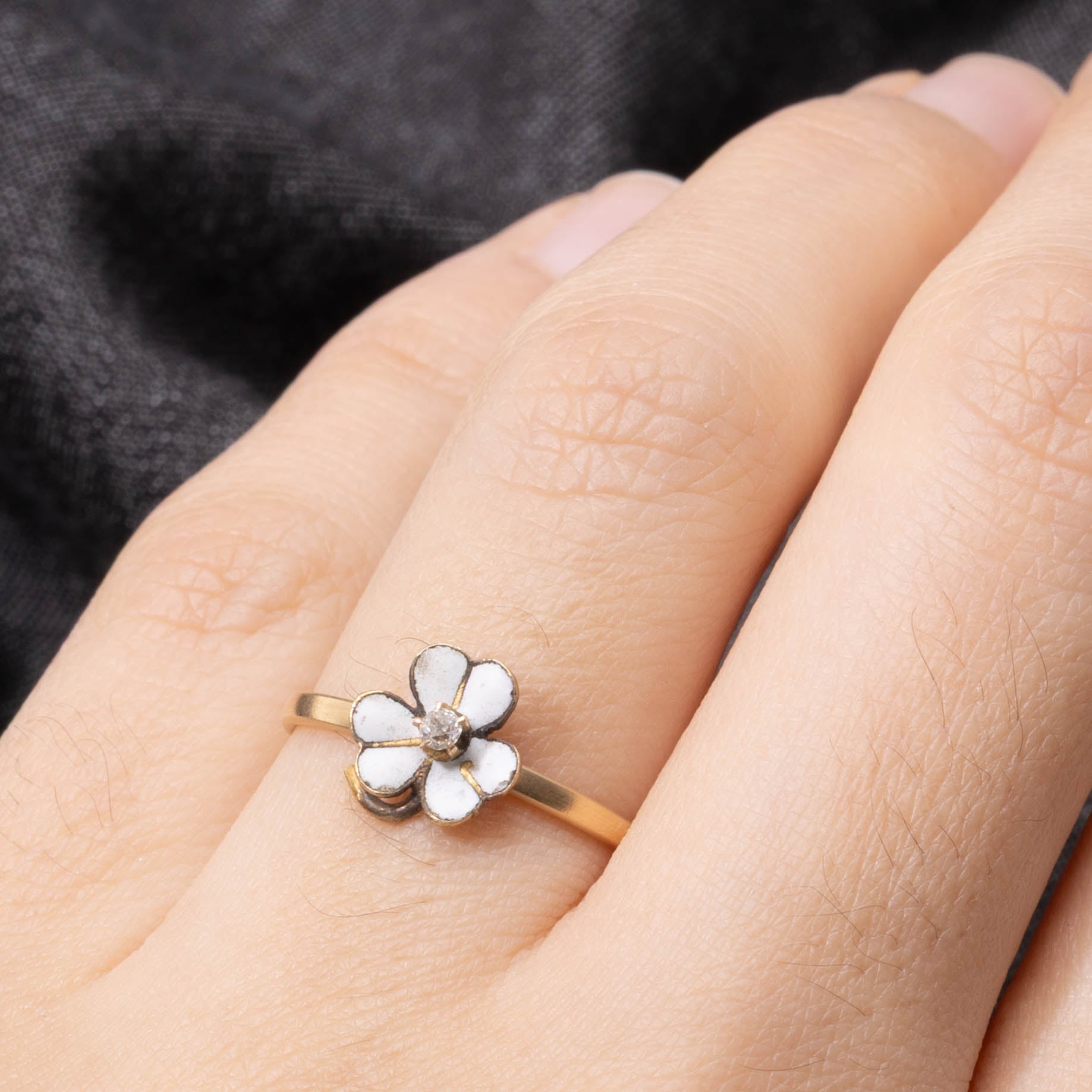 14k Antique Diamond & Enamel White Flower Ring | SZ 6.5