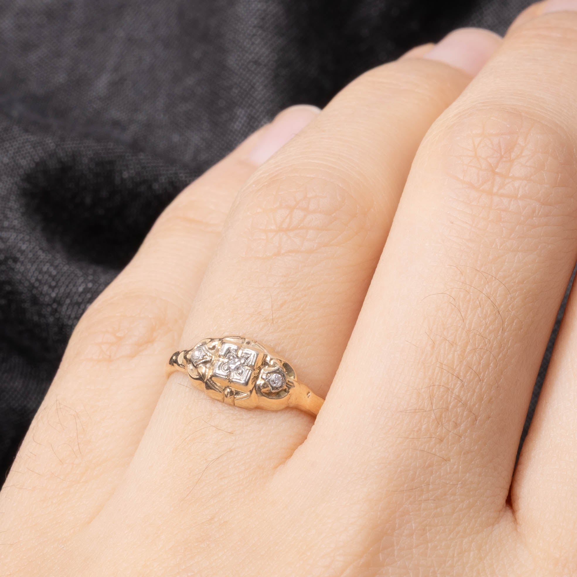 18k Illusion Set Diamond Accented Ring | SZ 6