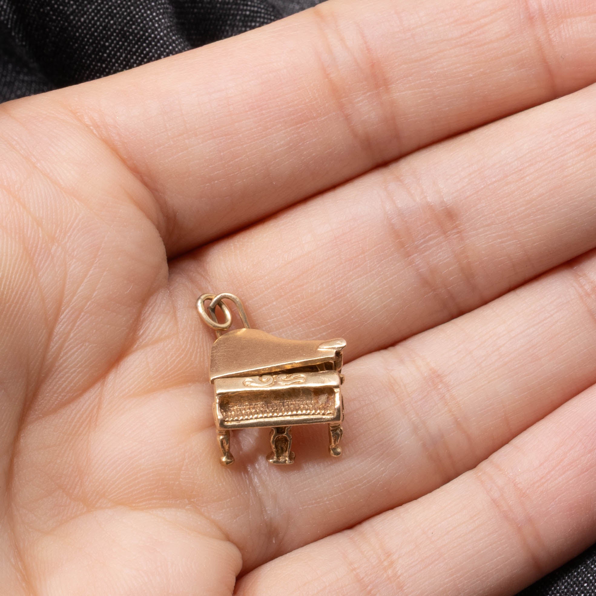14k Ornate Piano Charm
