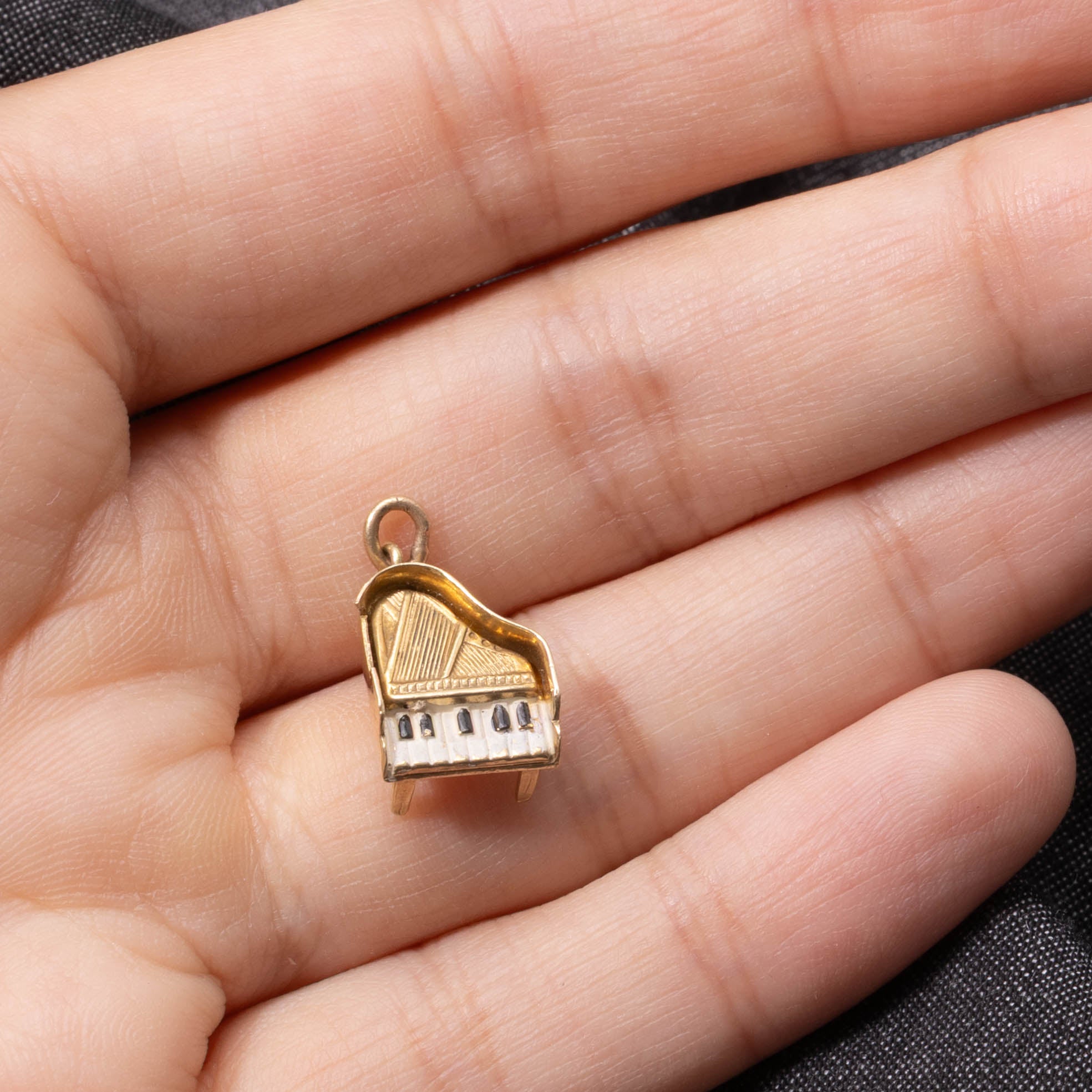 14k Enamel Detailed Piano Charm