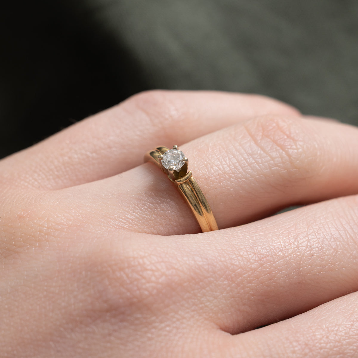 14k Solitaire Diamond Grooved Ring | 0.20ct | SZ 5.75