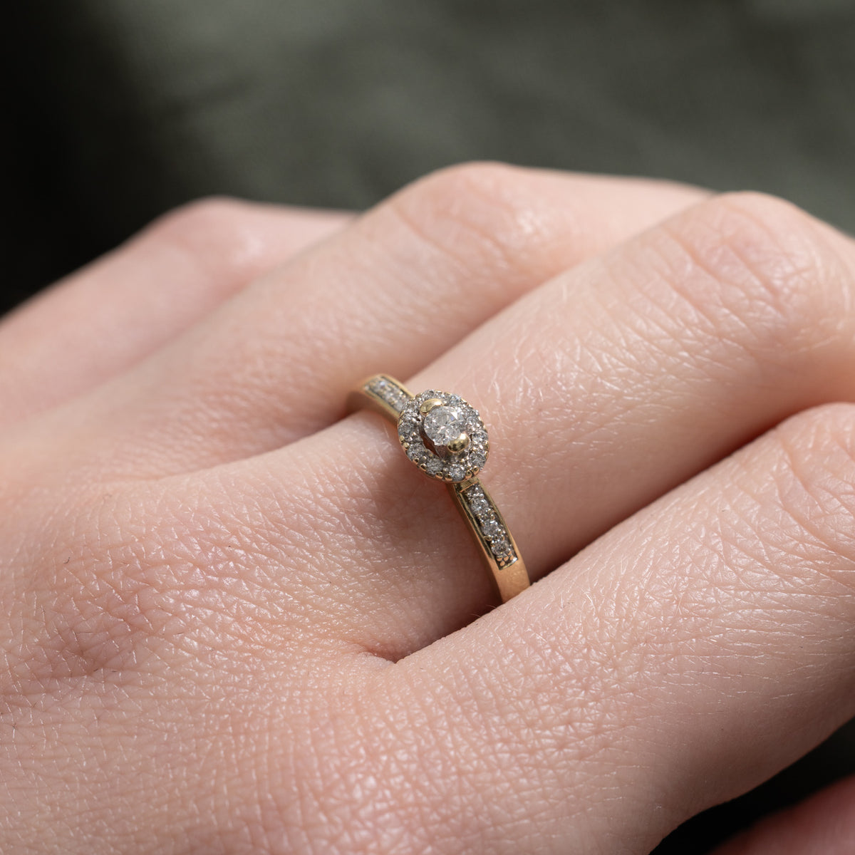 10k Diamond Oval Halo Ring | 0.15ctw | SZ 6
