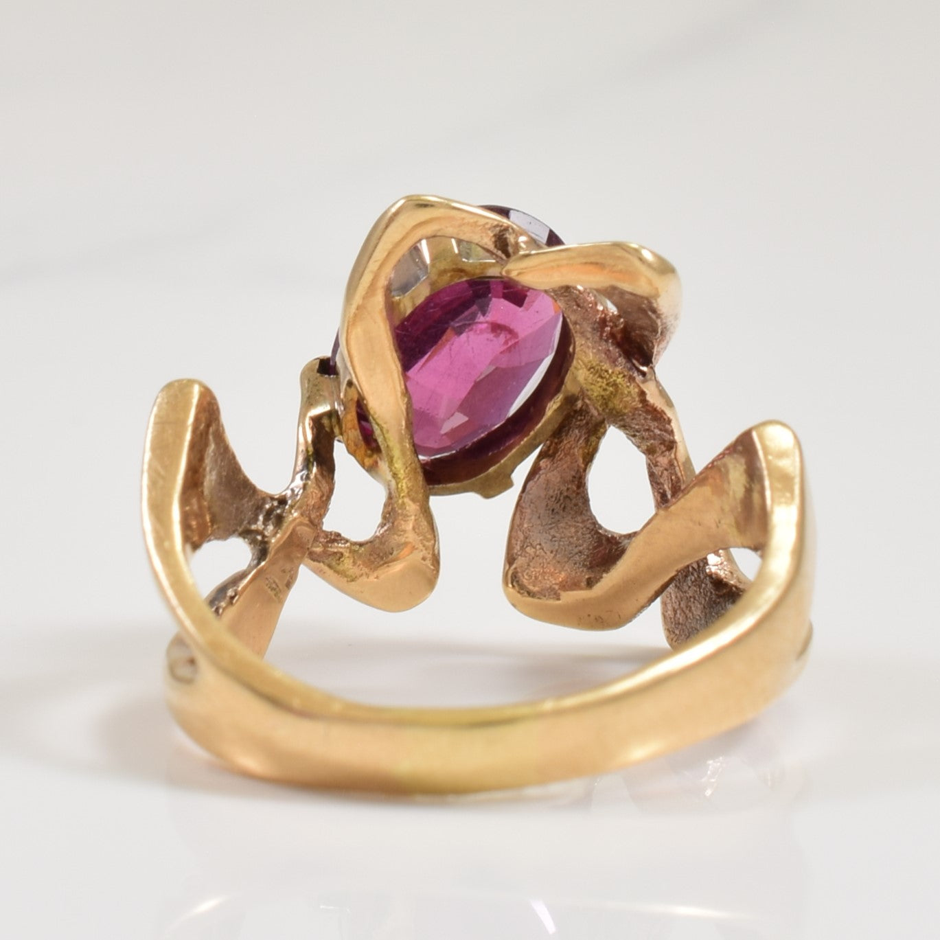 Abstract Garnet Ring | 2.20ct | SZ 5.25 |
