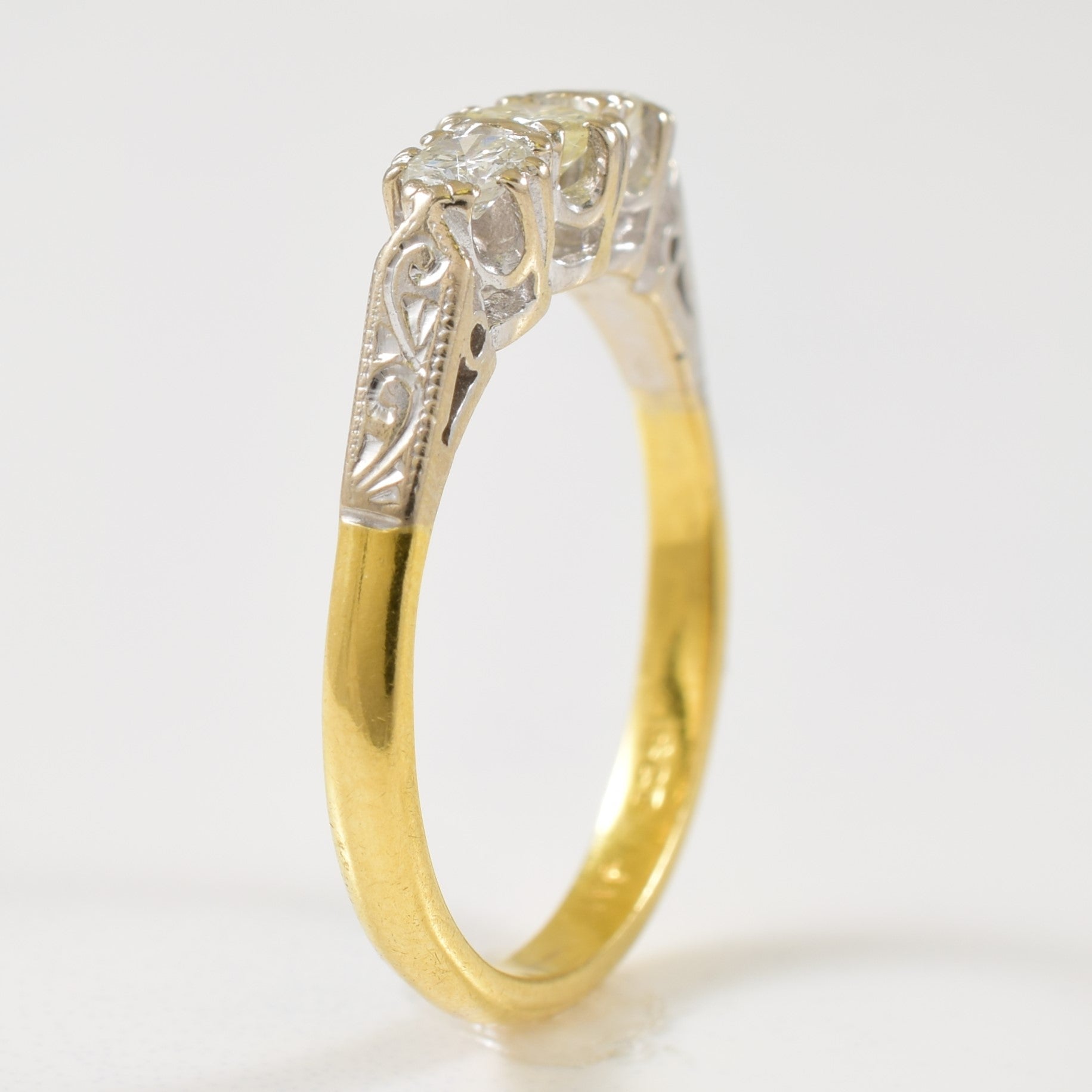 Three Stone Diamond Ring | 0.30ctw | SZ 5.5 |