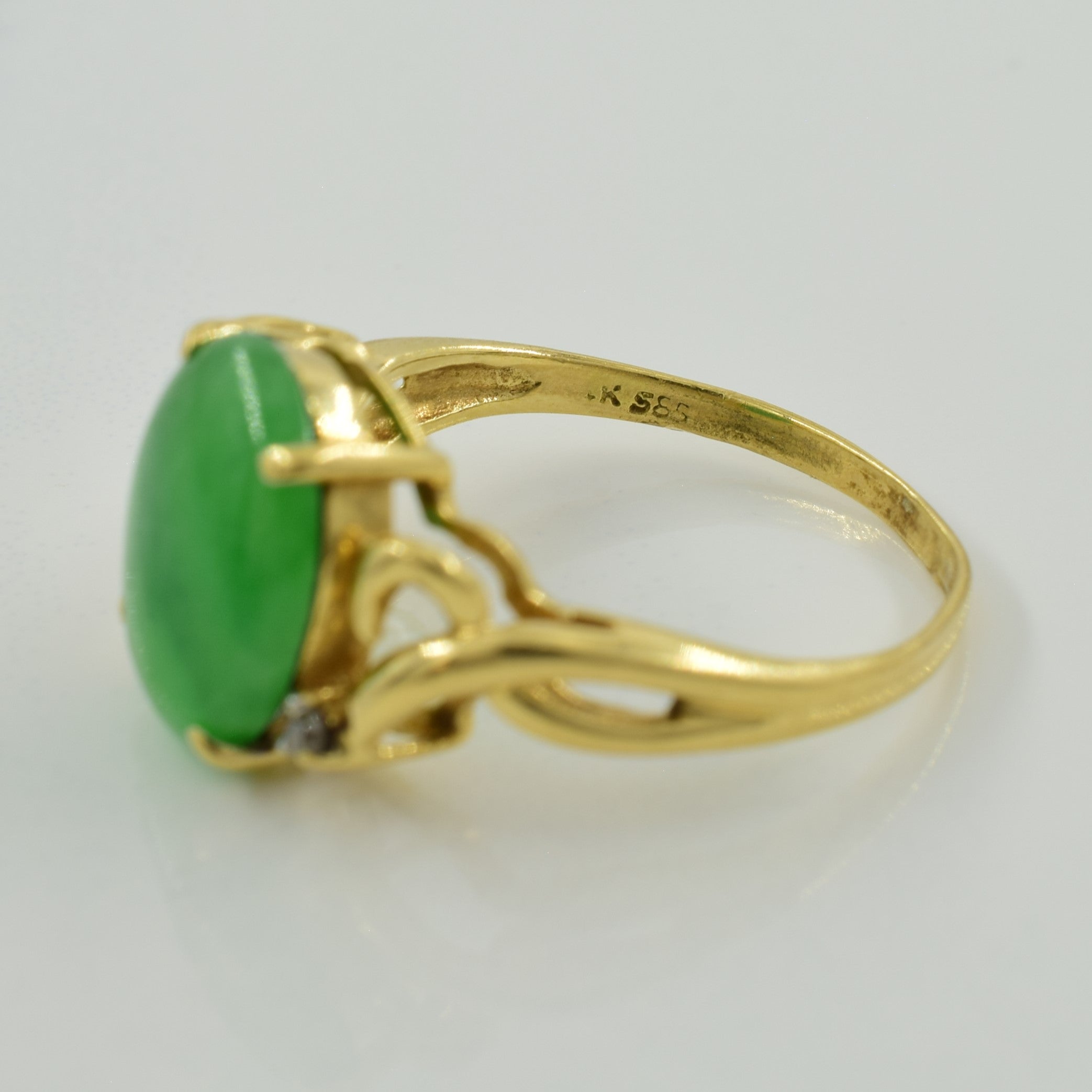 Jadeite & Diamond Cocktail Ring | 2.80ct, 0.03ctw | SZ 6 |