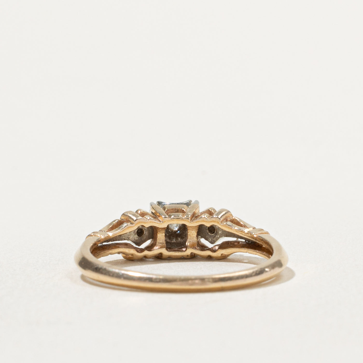 'Bluebird' Illusion Set Diamond Scrollwork Ring | 0.18ctw | SZ 6.5