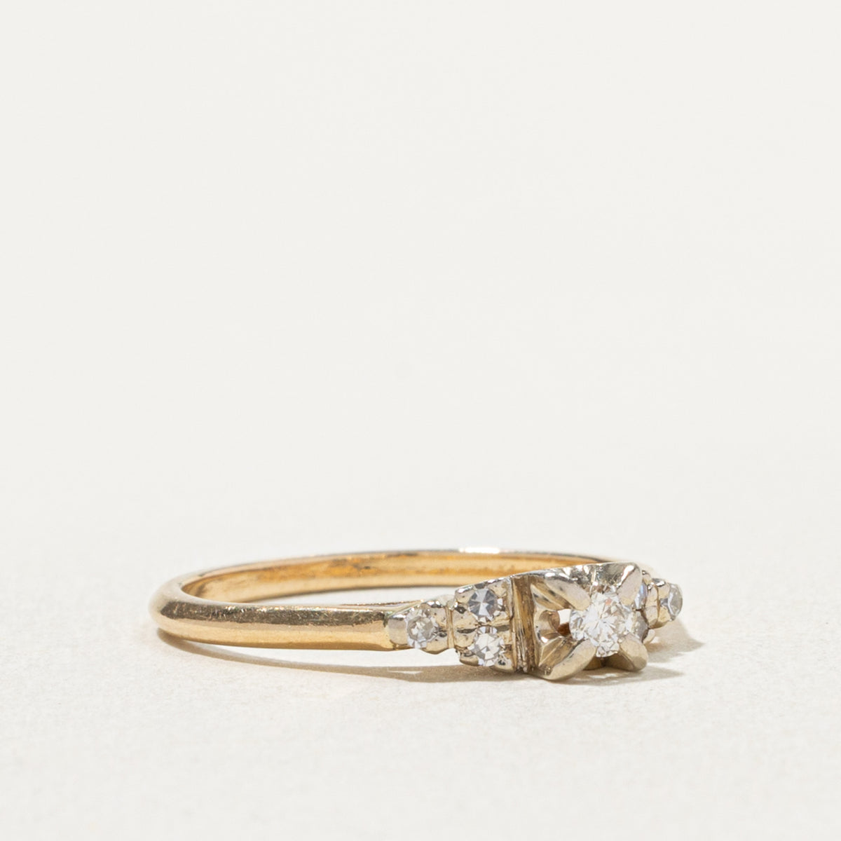 14k Illusion Set Diamond Accented Ring | 0.12ctw | SZ 5.5