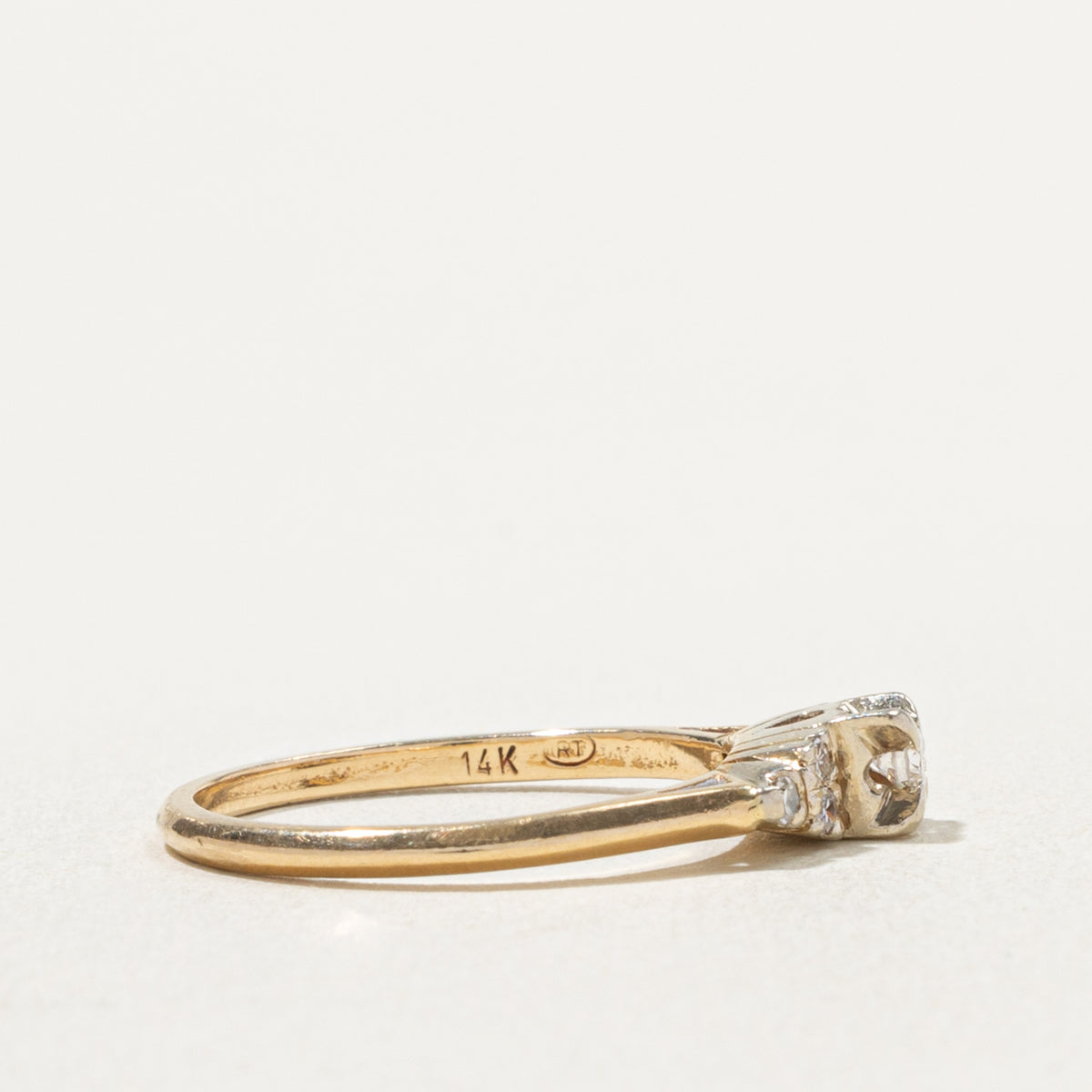 14k Illusion Set Diamond Accented Ring | 0.12ctw | SZ 5.5
