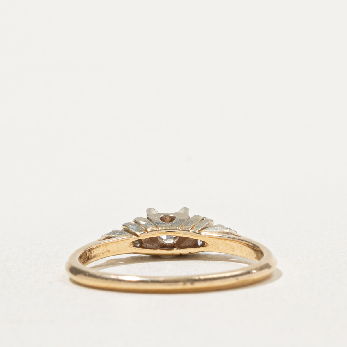 14k Illusion Set Diamond Accented Ring | 0.12ctw | SZ 5.5