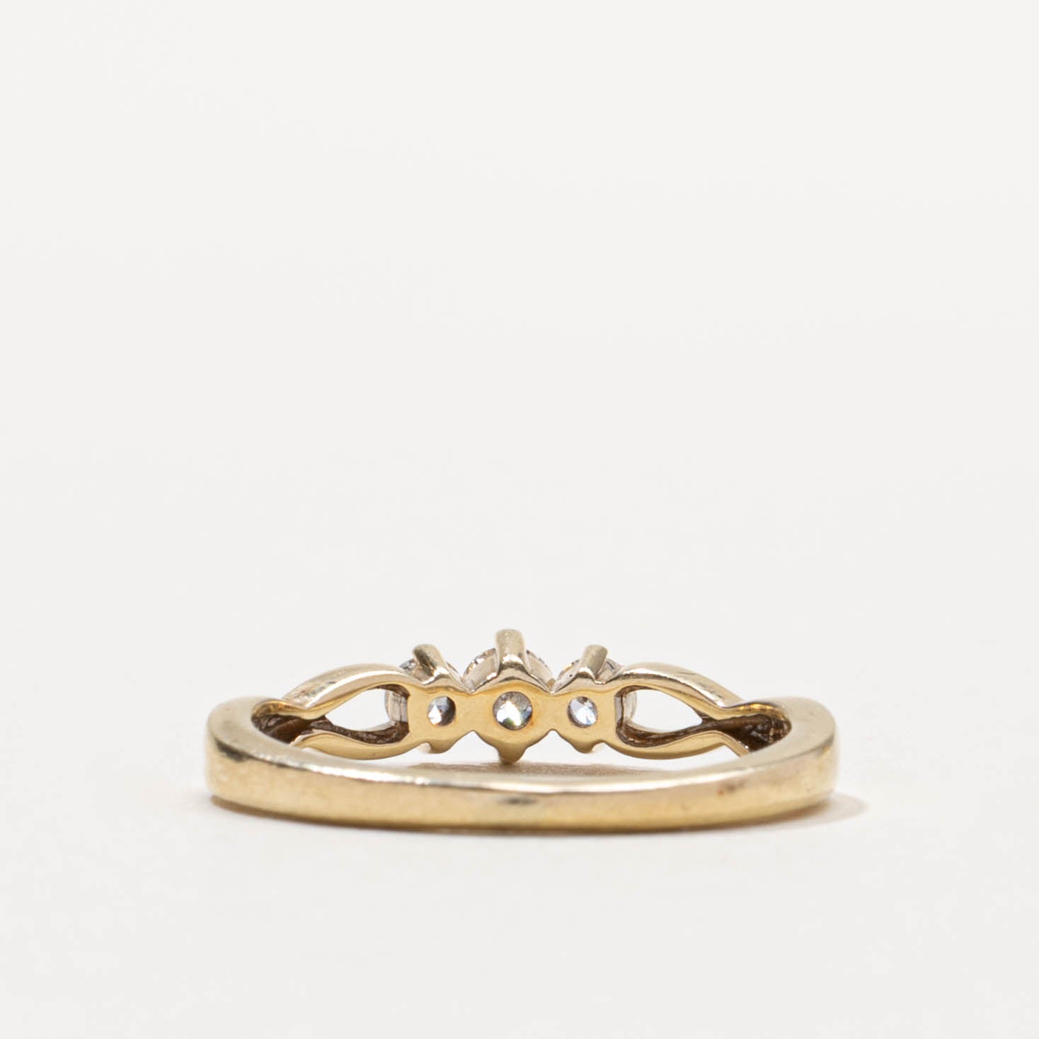 10k Three Stone Diamond Twisted Ring | 0.25ctw | SZ 5.25