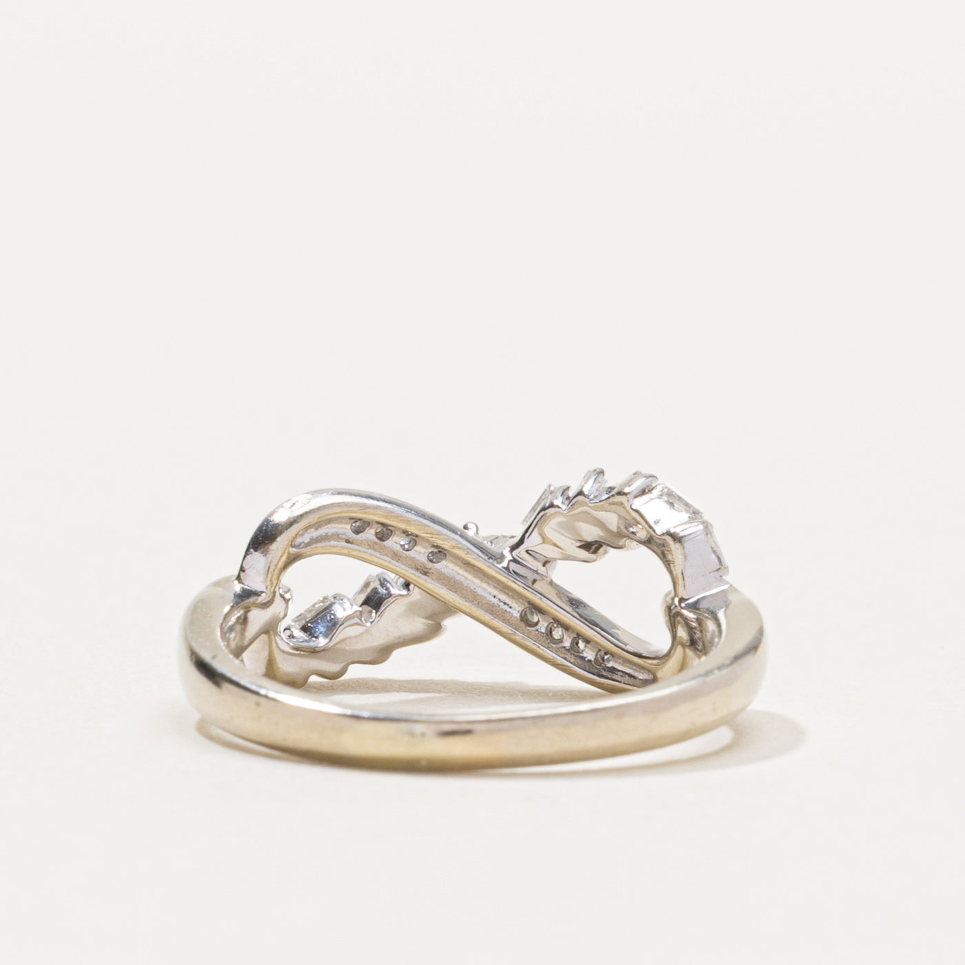 10k Baguette Cut Diamond Infinity Ring | 0.20ctw | SZ 5