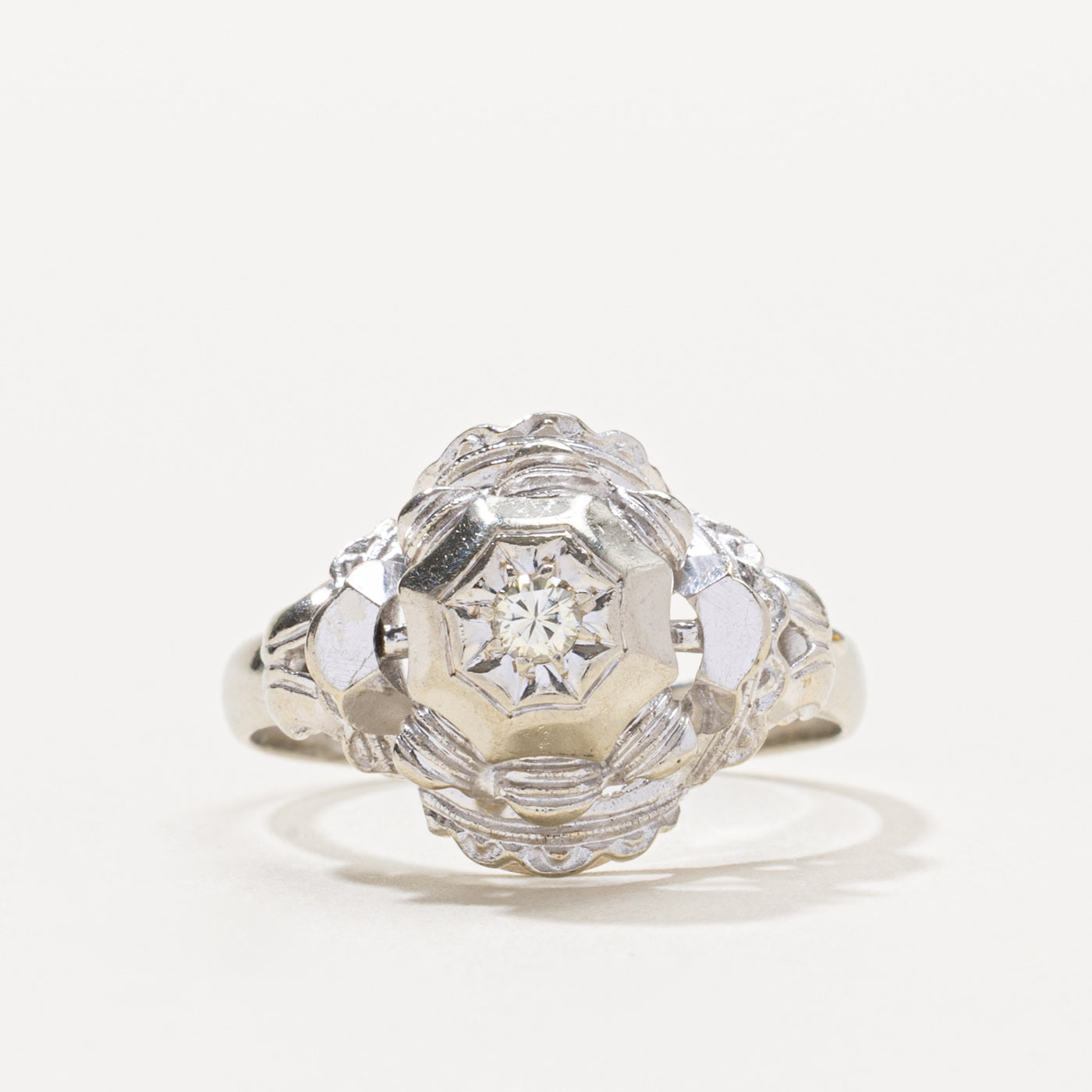18k Illusion Set Diamond Scalloped Ring | 0.08ctw | SZ 8.5