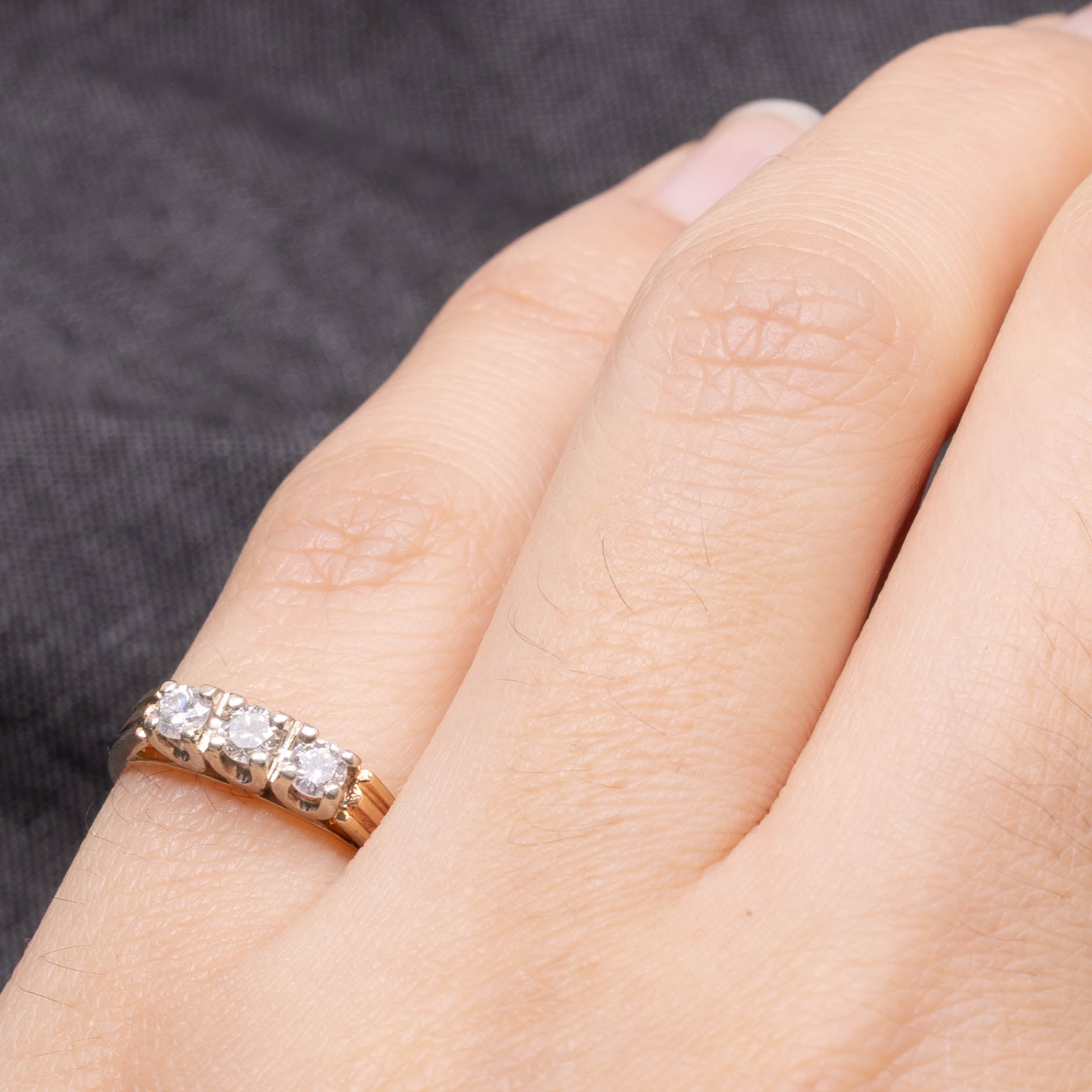 14k Three Stone Diamond Grooved Ring | 0.24ctw | SZ 3.75