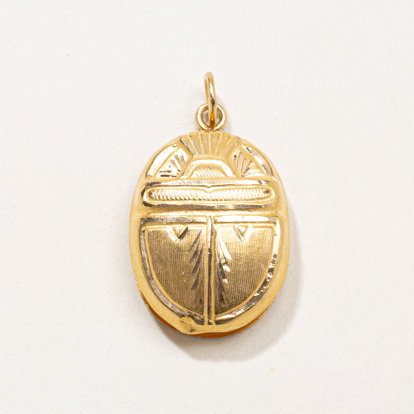 20k Scarab Engraved Pendant