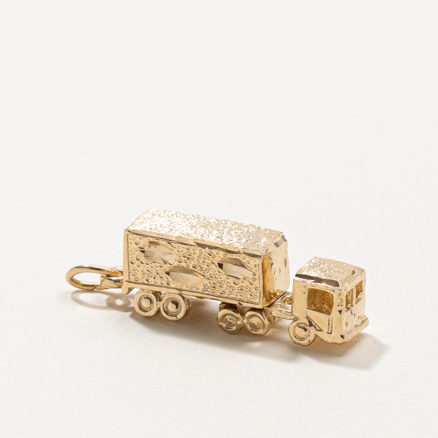 10k Semi Trailer Truck Charm