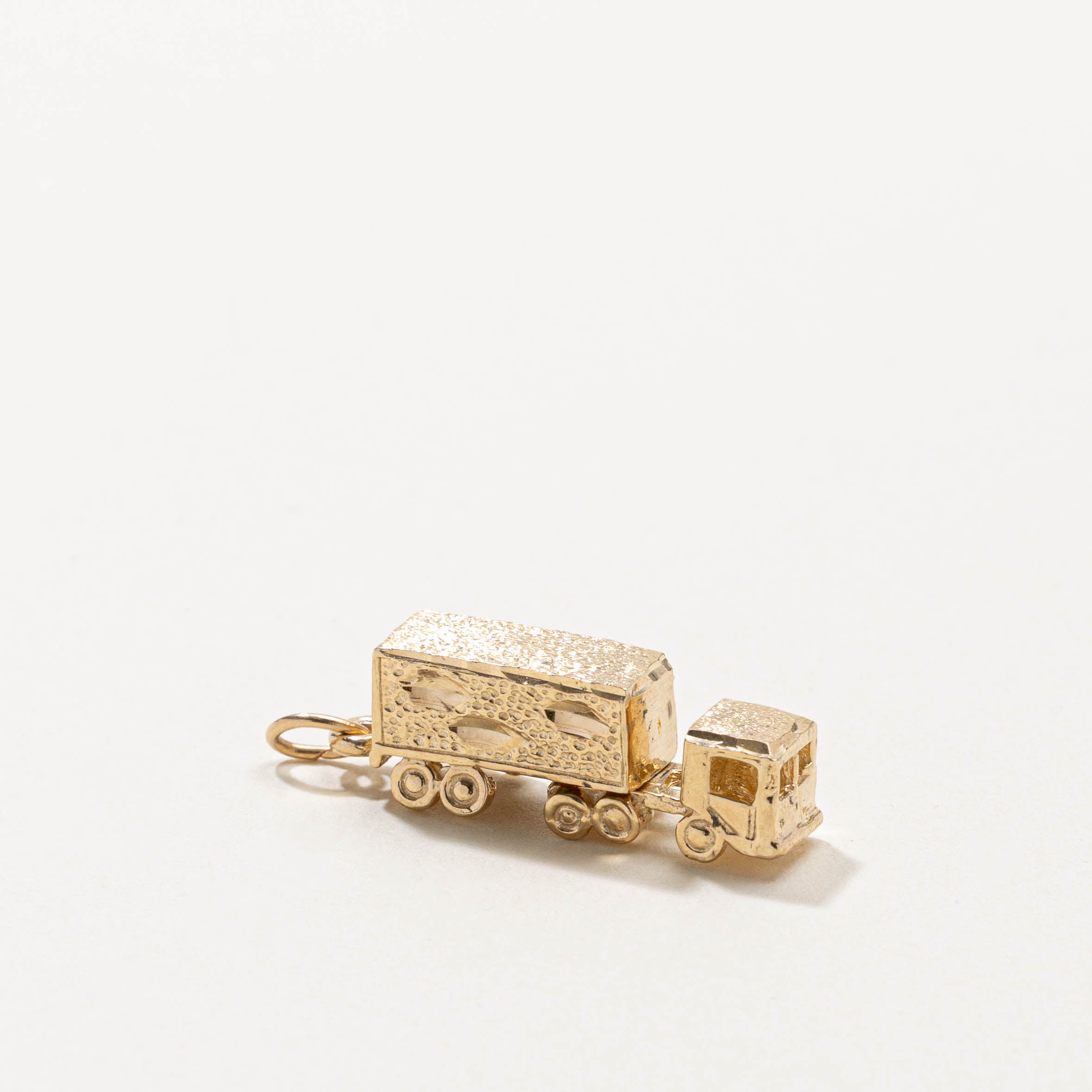 10k Semi Trailer Truck Charm