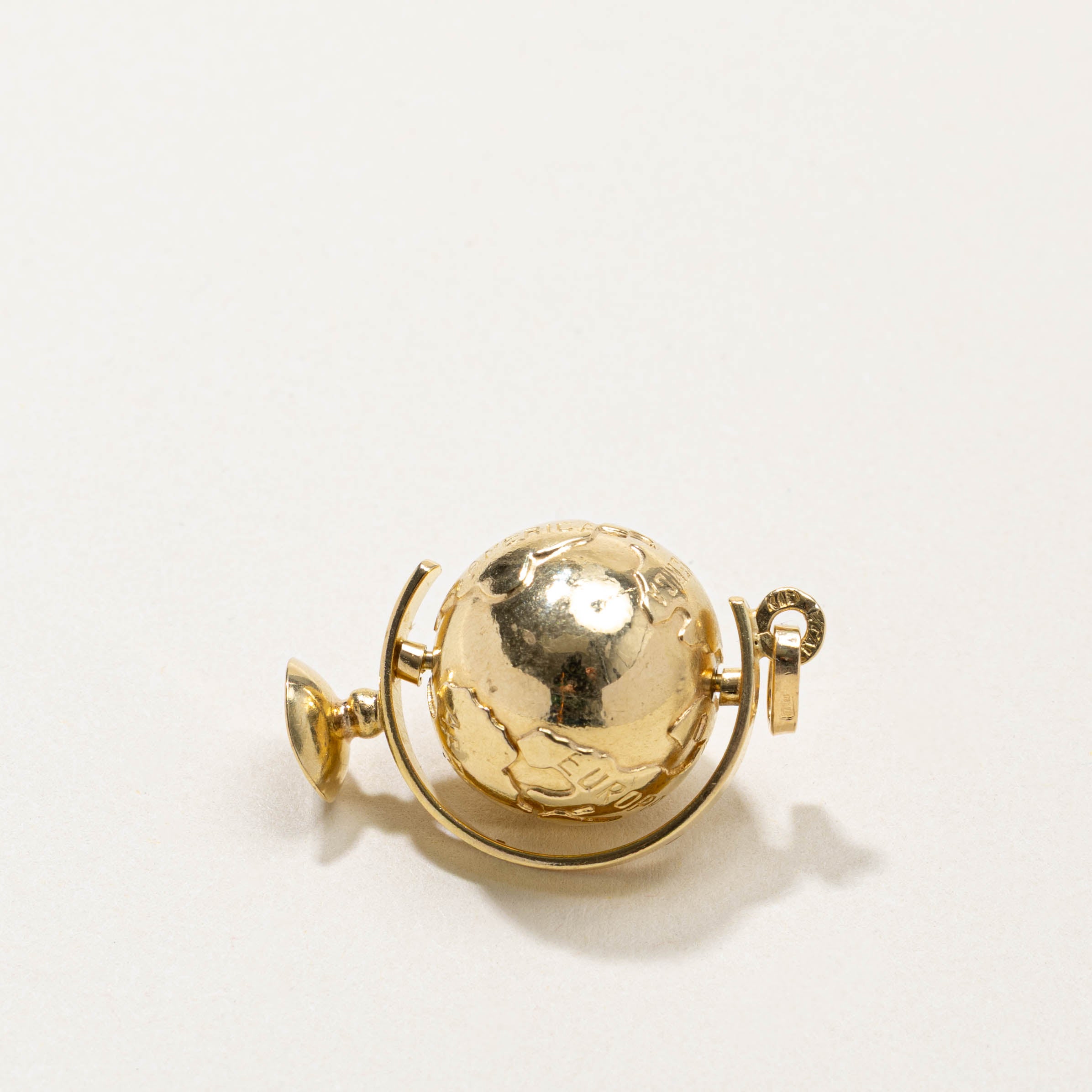 18k Globe Charm