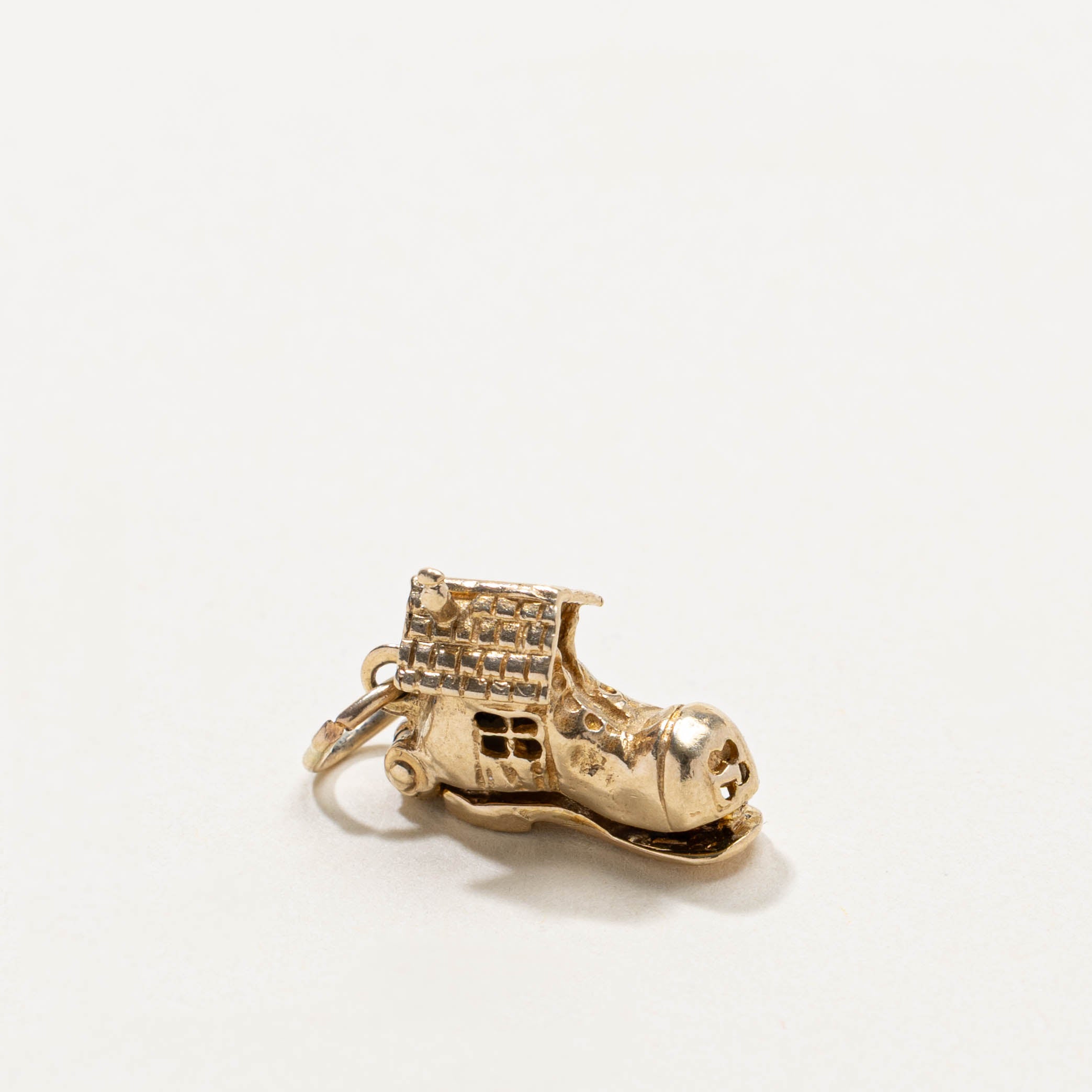 9k Shoe House Charm