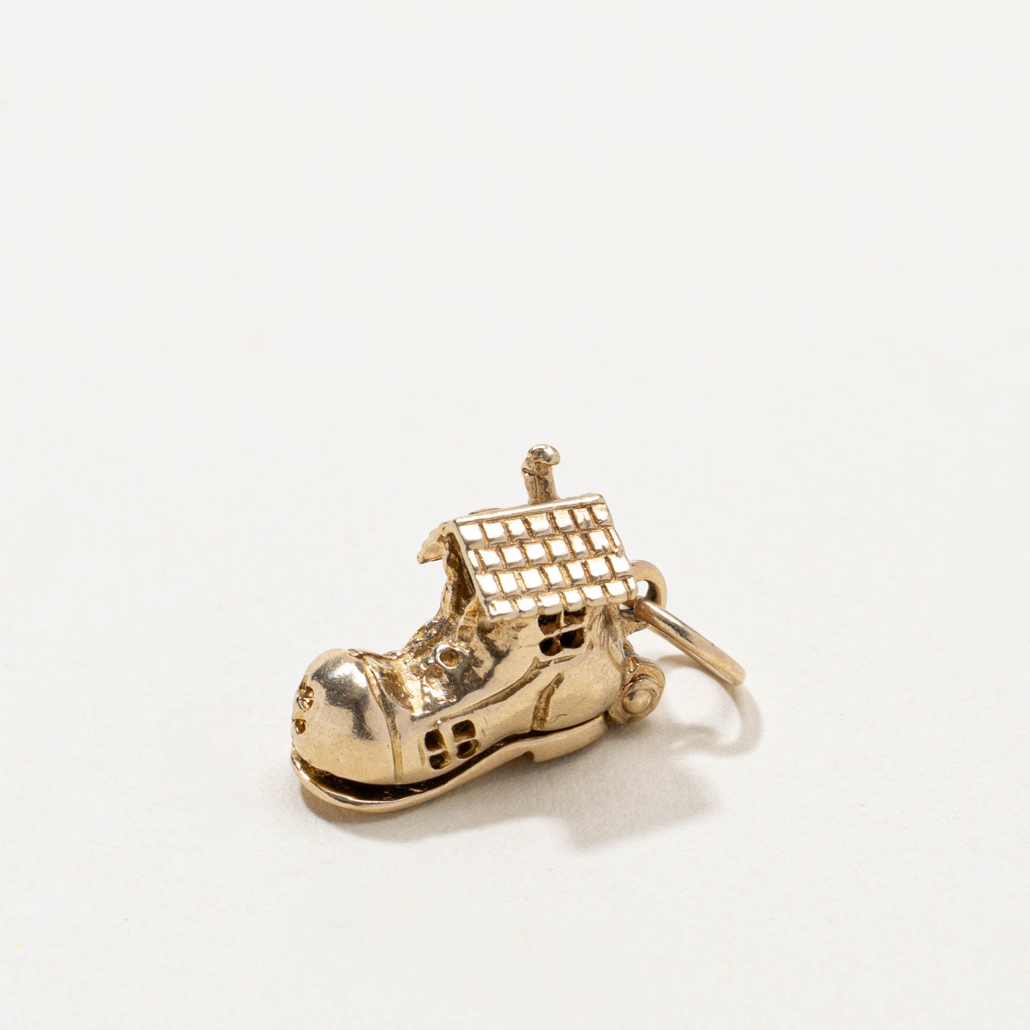 9k Shoe House Charm