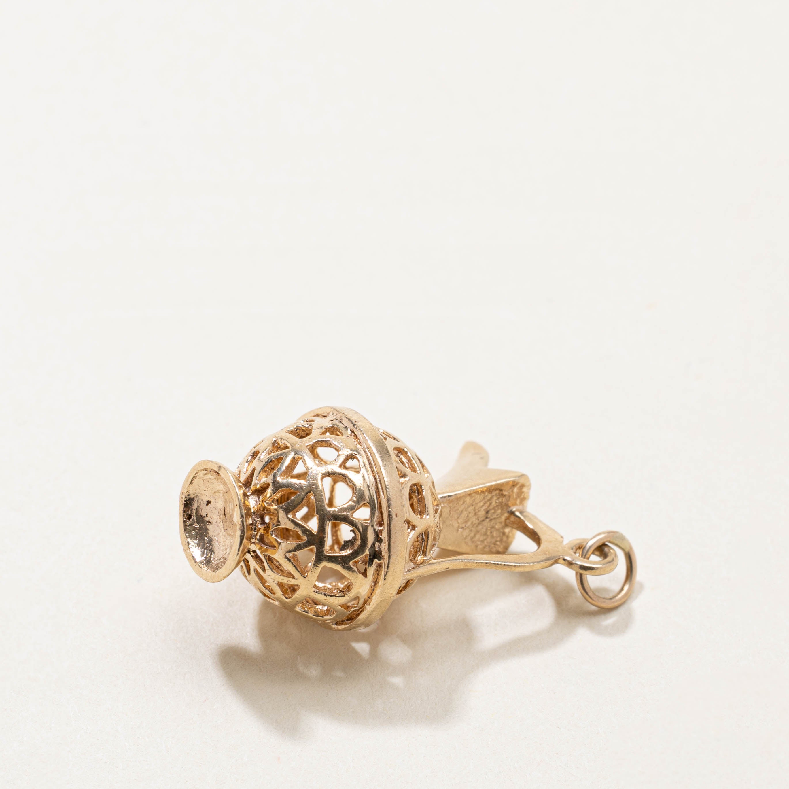 10k Ornate Carafe Charm