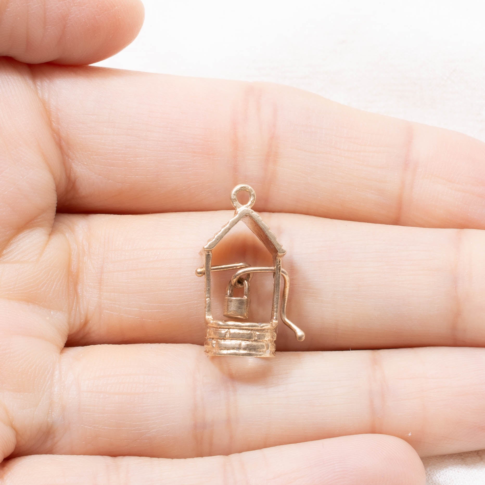 10k Wishing Well Charm