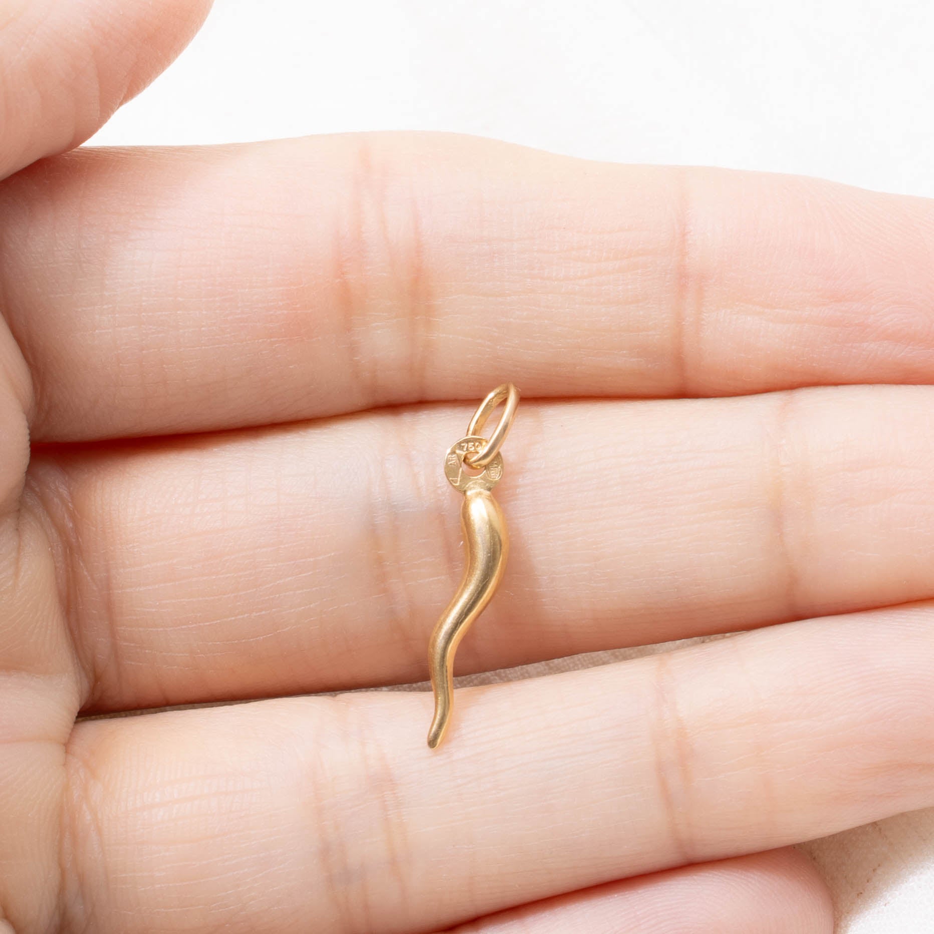 ‘Unoaerre’ Italian 18k Cornicello Charm