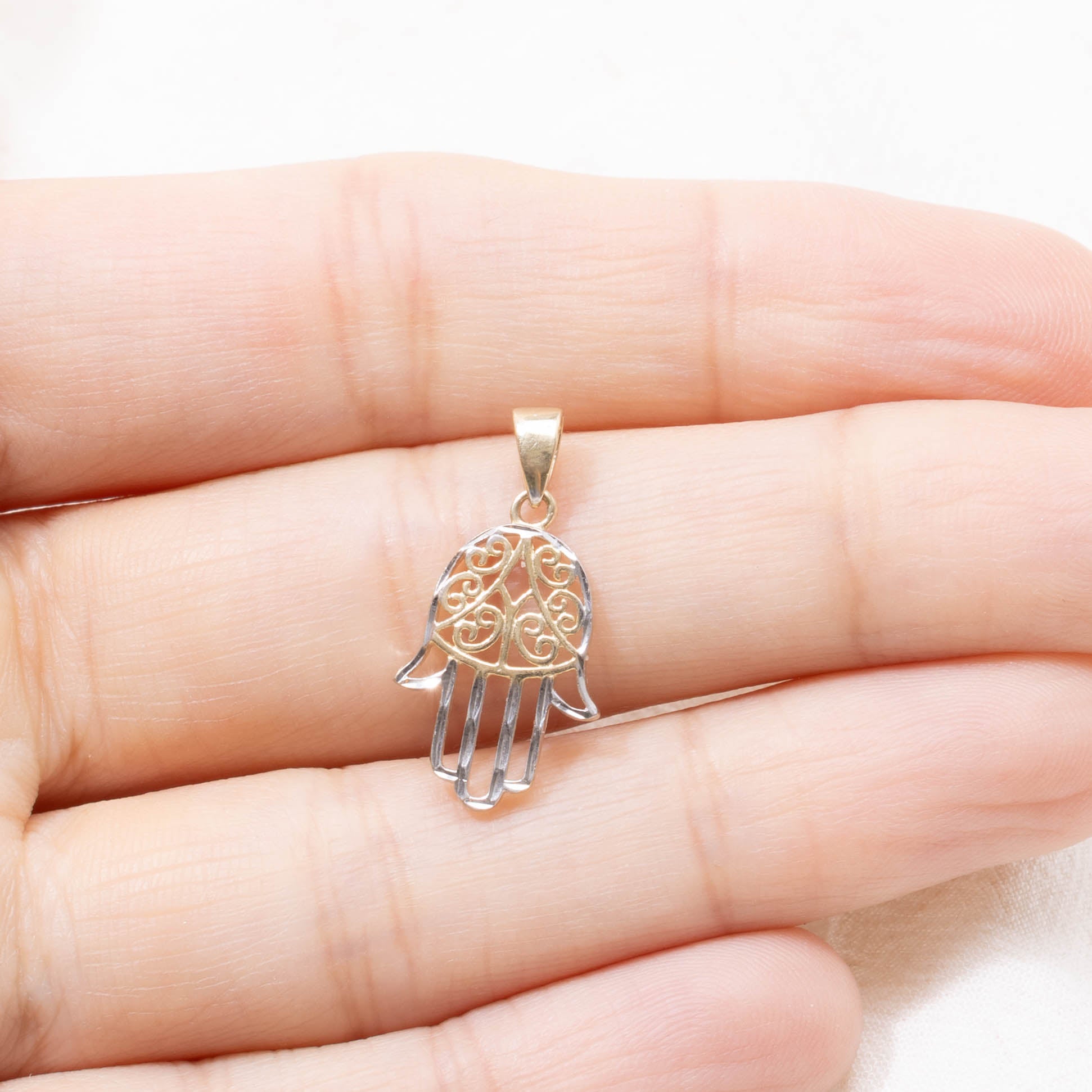 10k Scrollwork Hamsa Pendant