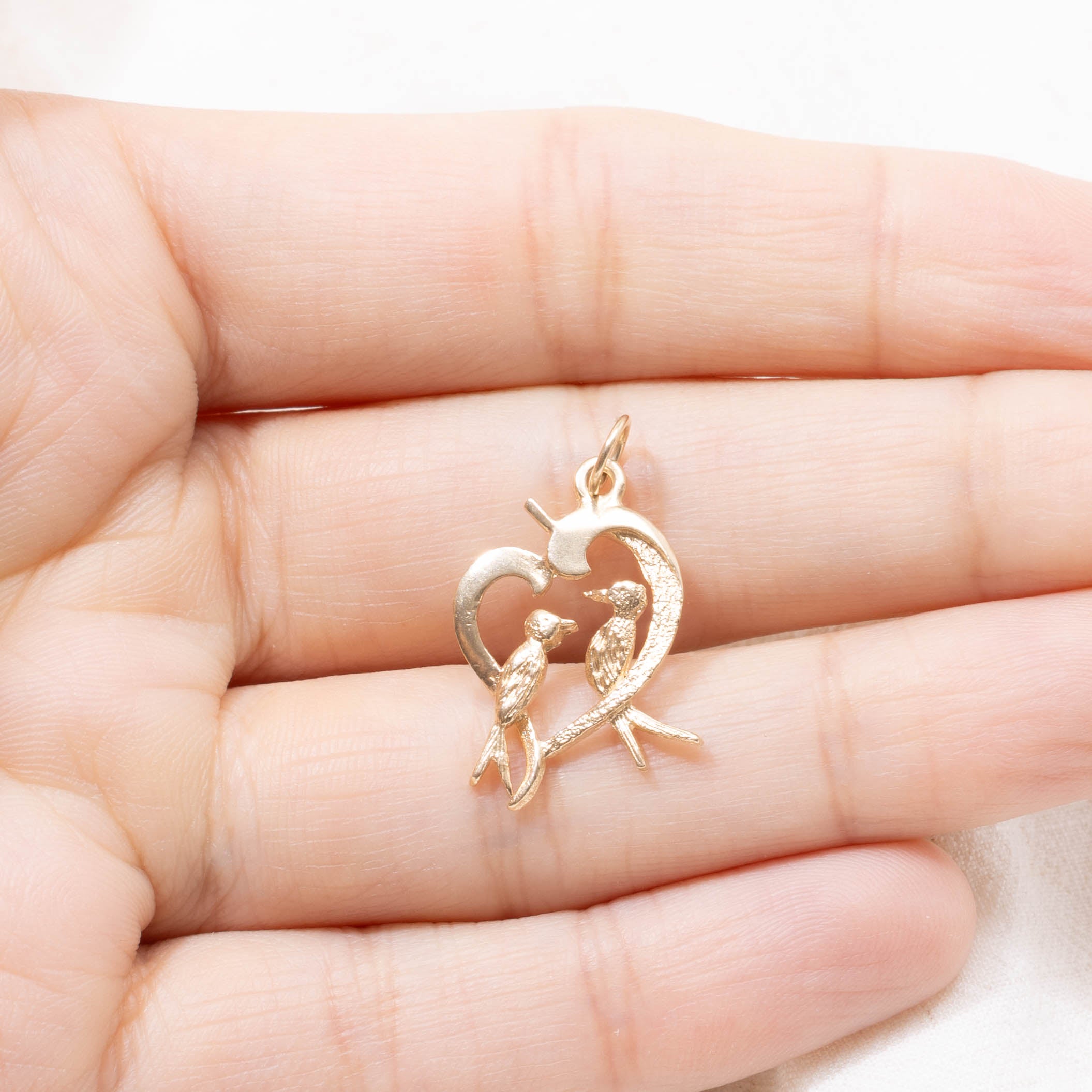 10k Two Bird Heart Charm