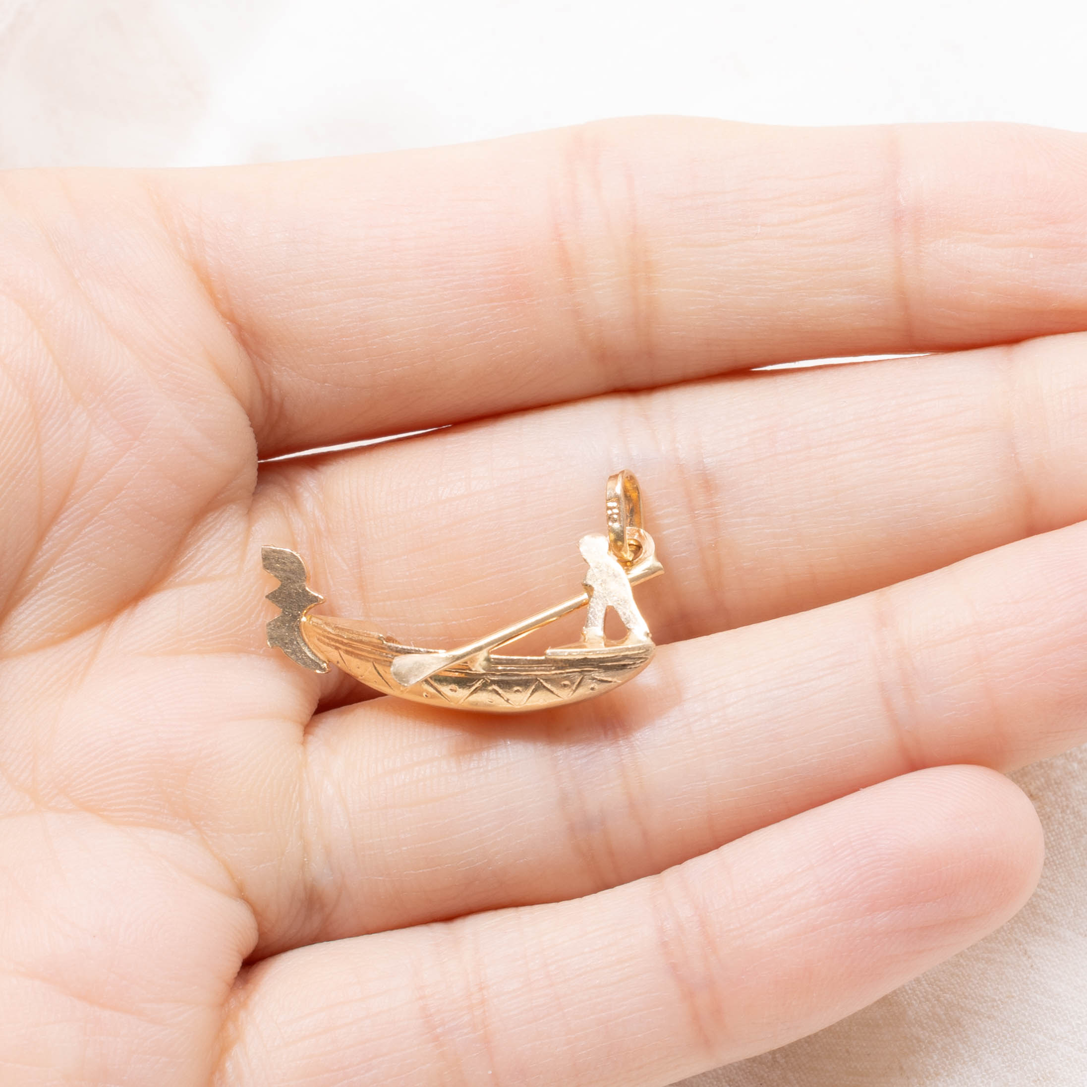 18k Gondola Charm