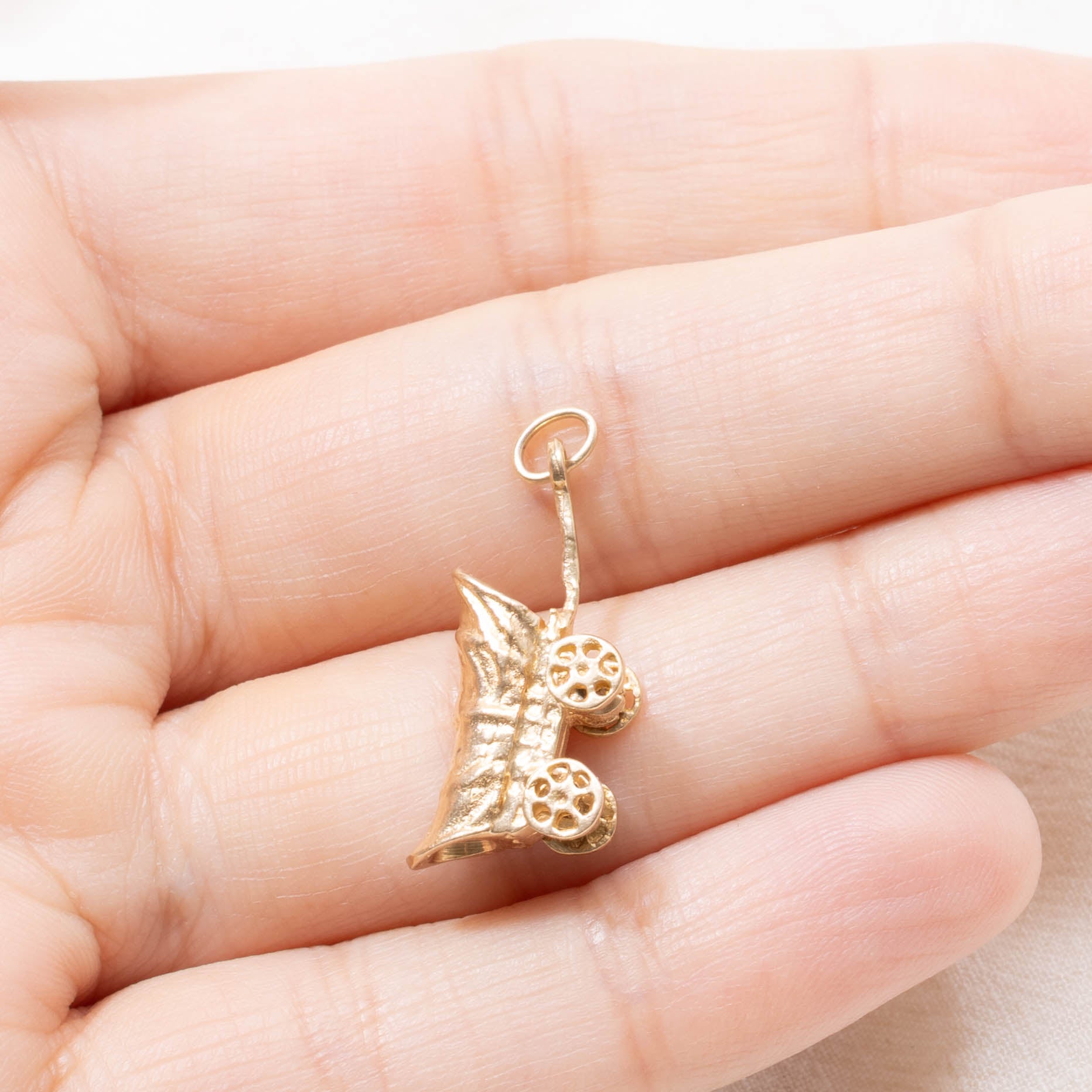 12k Gold Wagon Charm