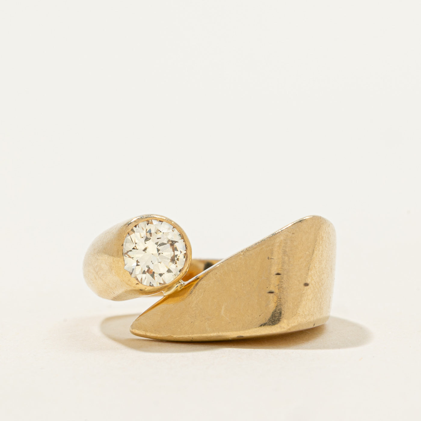 14k Round Brilliant Bezel Set Diamond Abstract Ring | 0.55ct I1 H/I | SZ 3.75