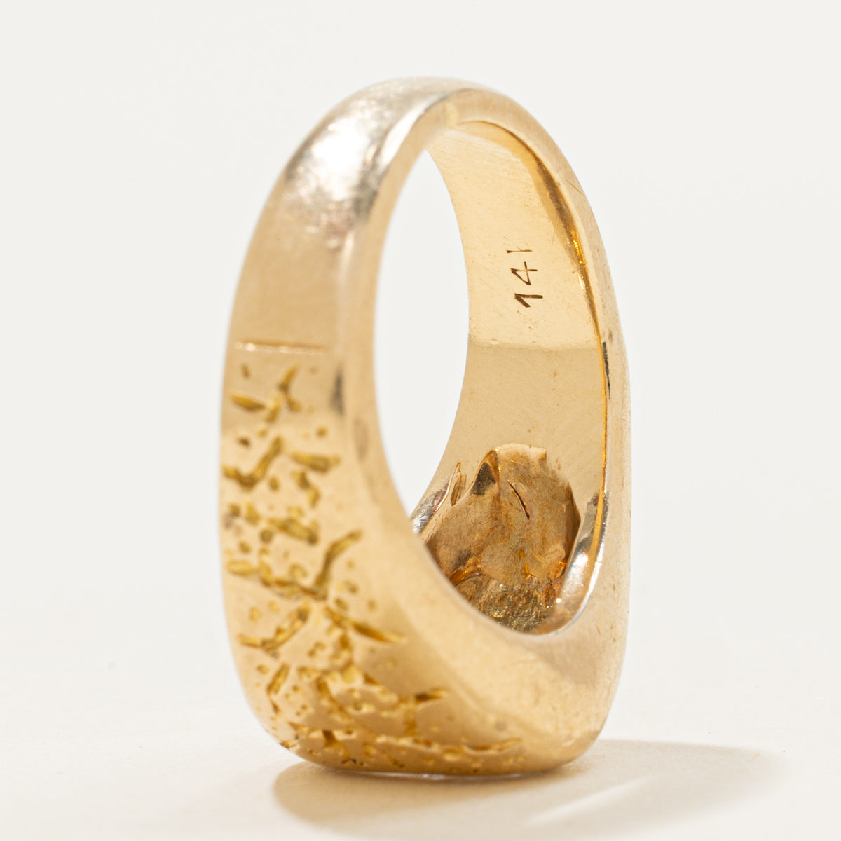 14k Oval Cut Diamond Nuggety Signet Ring | 0.78ct VS2 J/K | SZ 6.25