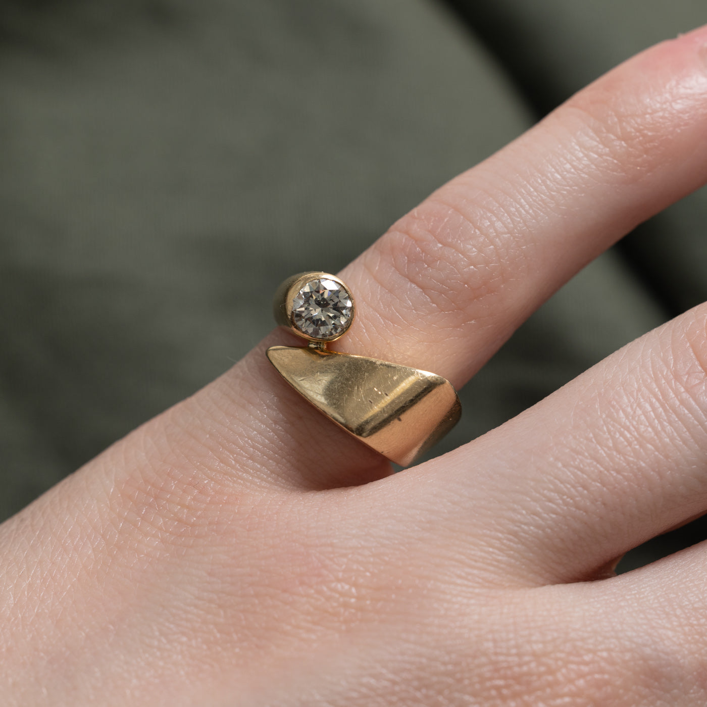 14k Round Brilliant Bezel Set Diamond Abstract Ring | 0.55ct I1 H/I | SZ 3.75