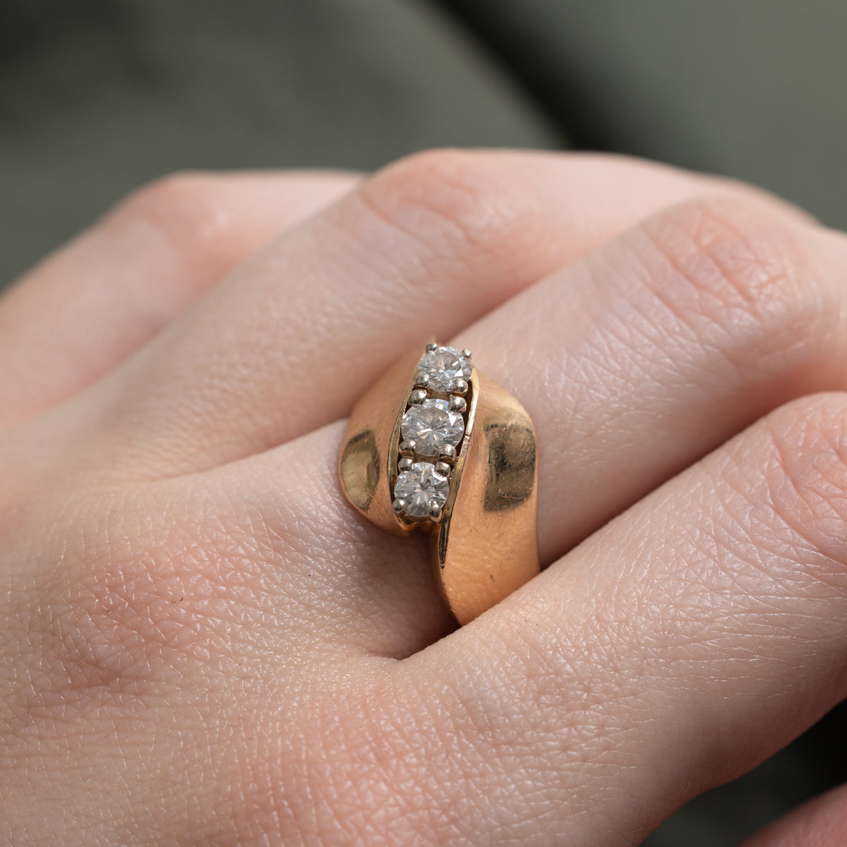 14k Three Stone Diamond Abstract Bypass Ring | 0.21ct | SZ 7