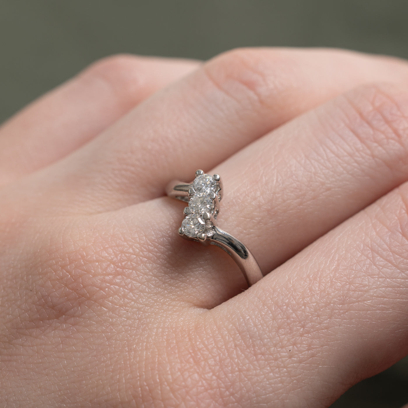 18k Three Stone Diamond Bypass Ring | 0.12ct | SZ 8