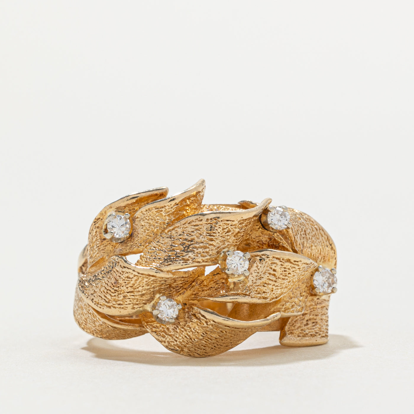 18k Diamond Leaf Textured Ring | 0.15ctw | SZ 7.5