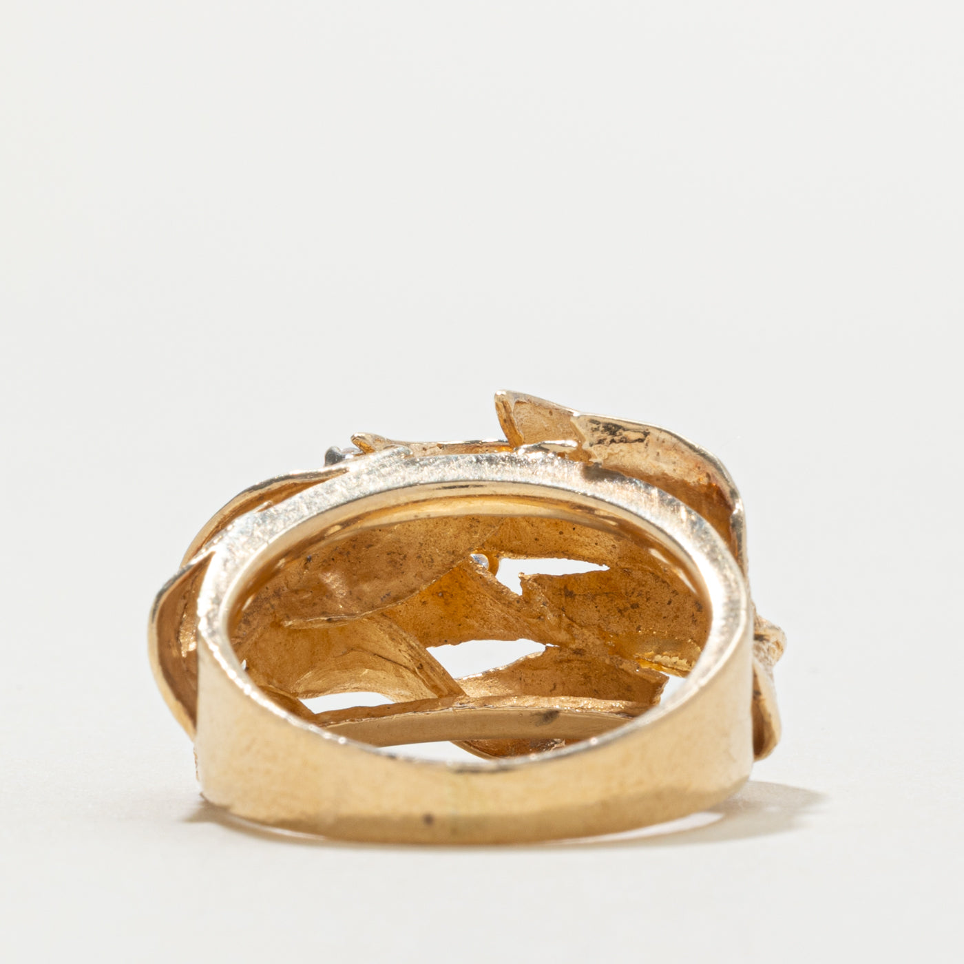 18k Diamond Leaf Textured Ring | 0.15ctw | SZ 7.5