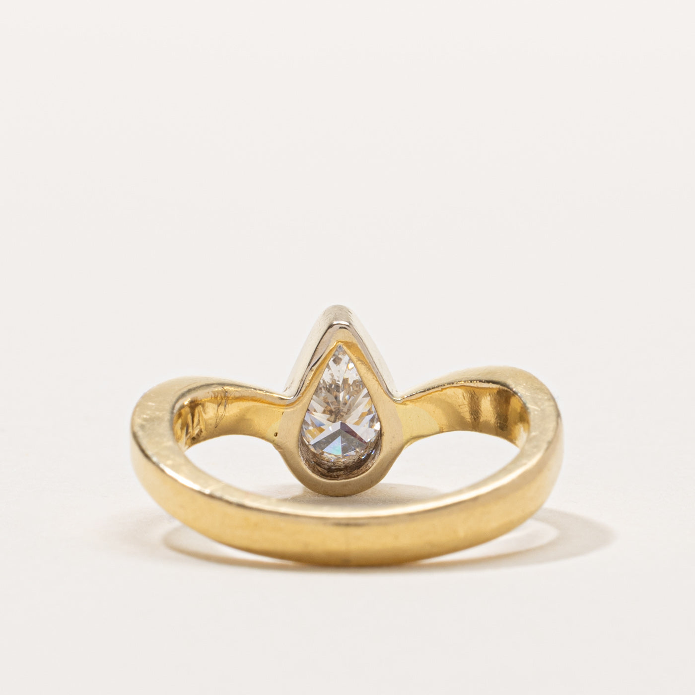 18k Pear Cut Bezel Set Diamond Curved Ring | 0.60ct VS2 G/H | SZ 6