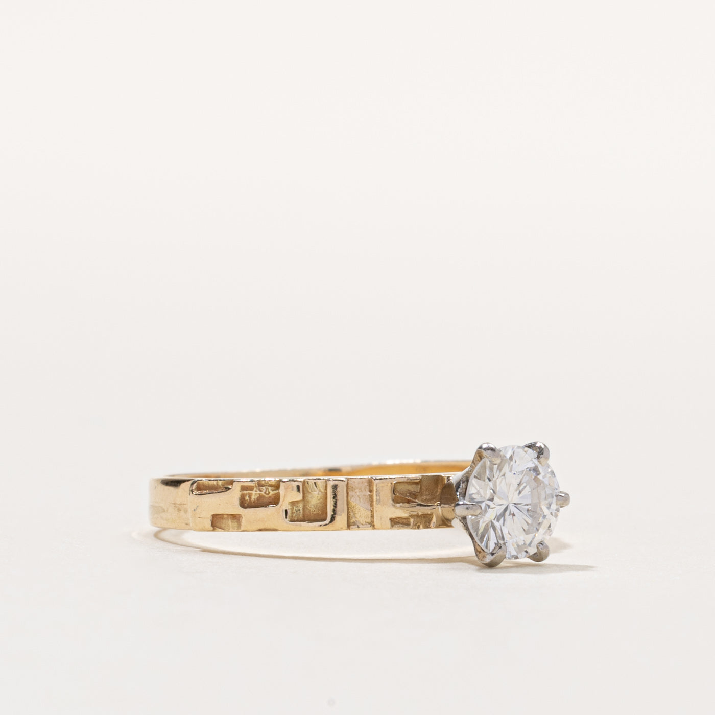 14k Round Brilliant Diamond Textured Ring | 0.64 SI1/SI2 H/I | SZ 7.5